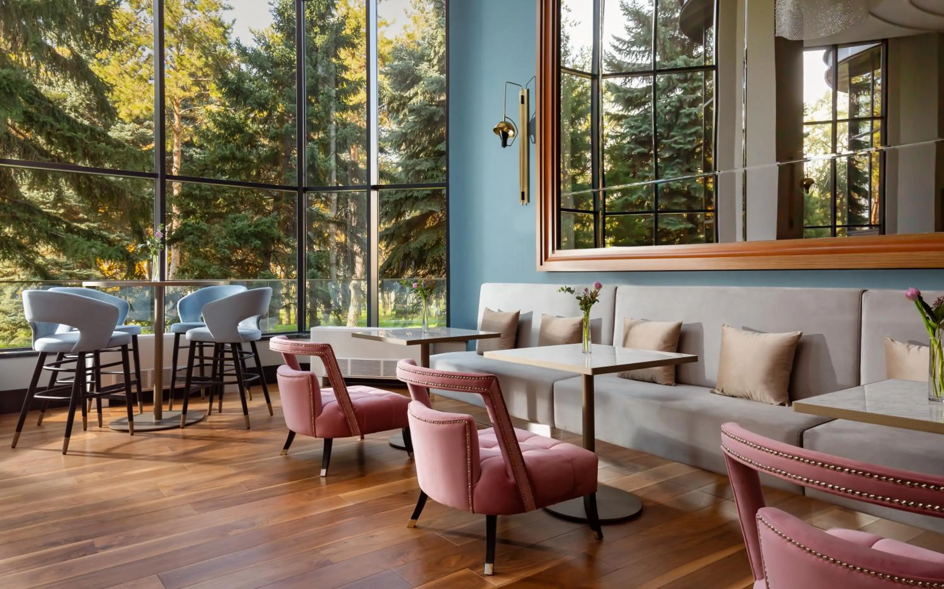 Lounge or bar in Swissôtel Wellness Resort Alatau Almaty