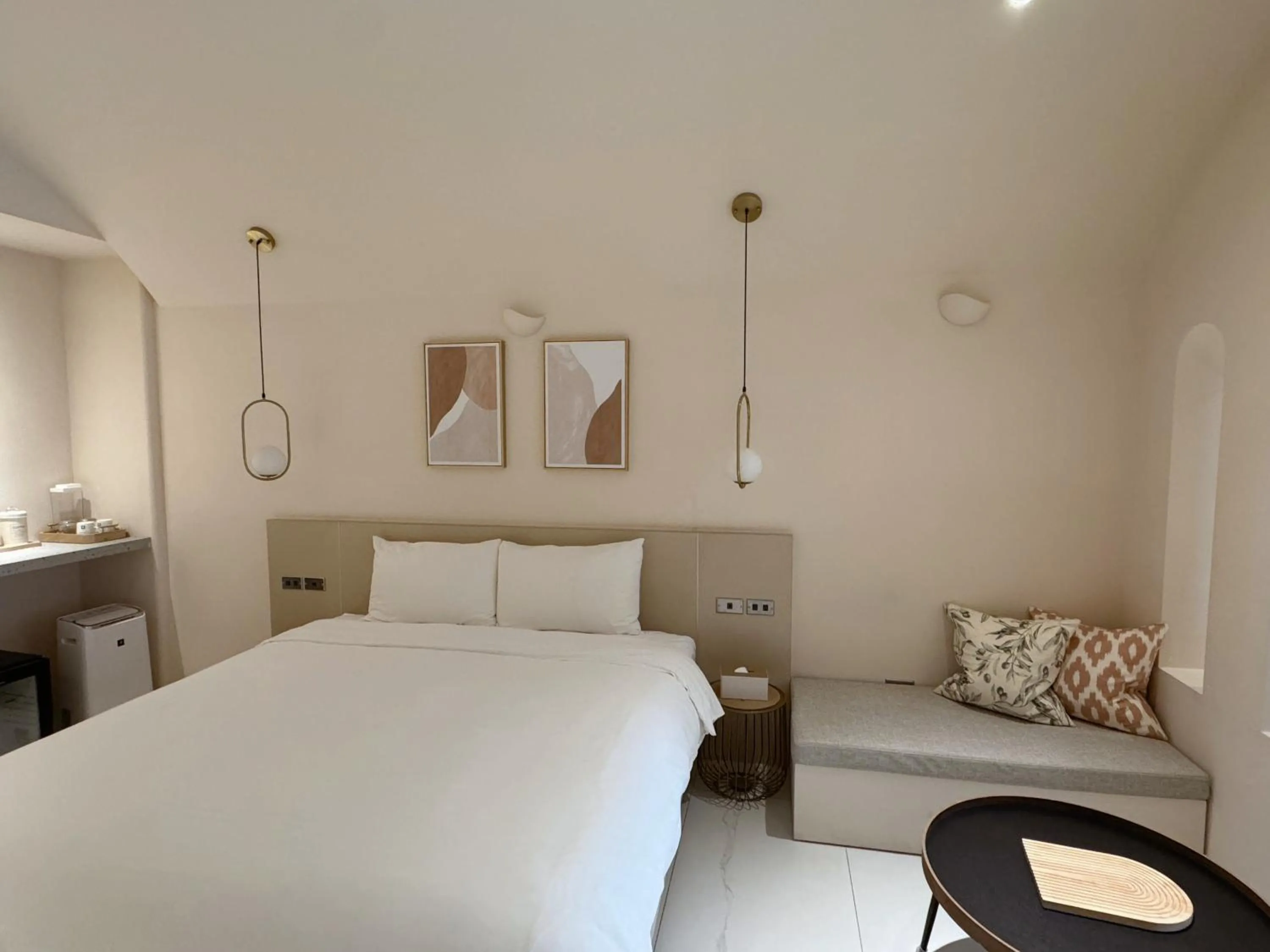 Bed in Little Greece