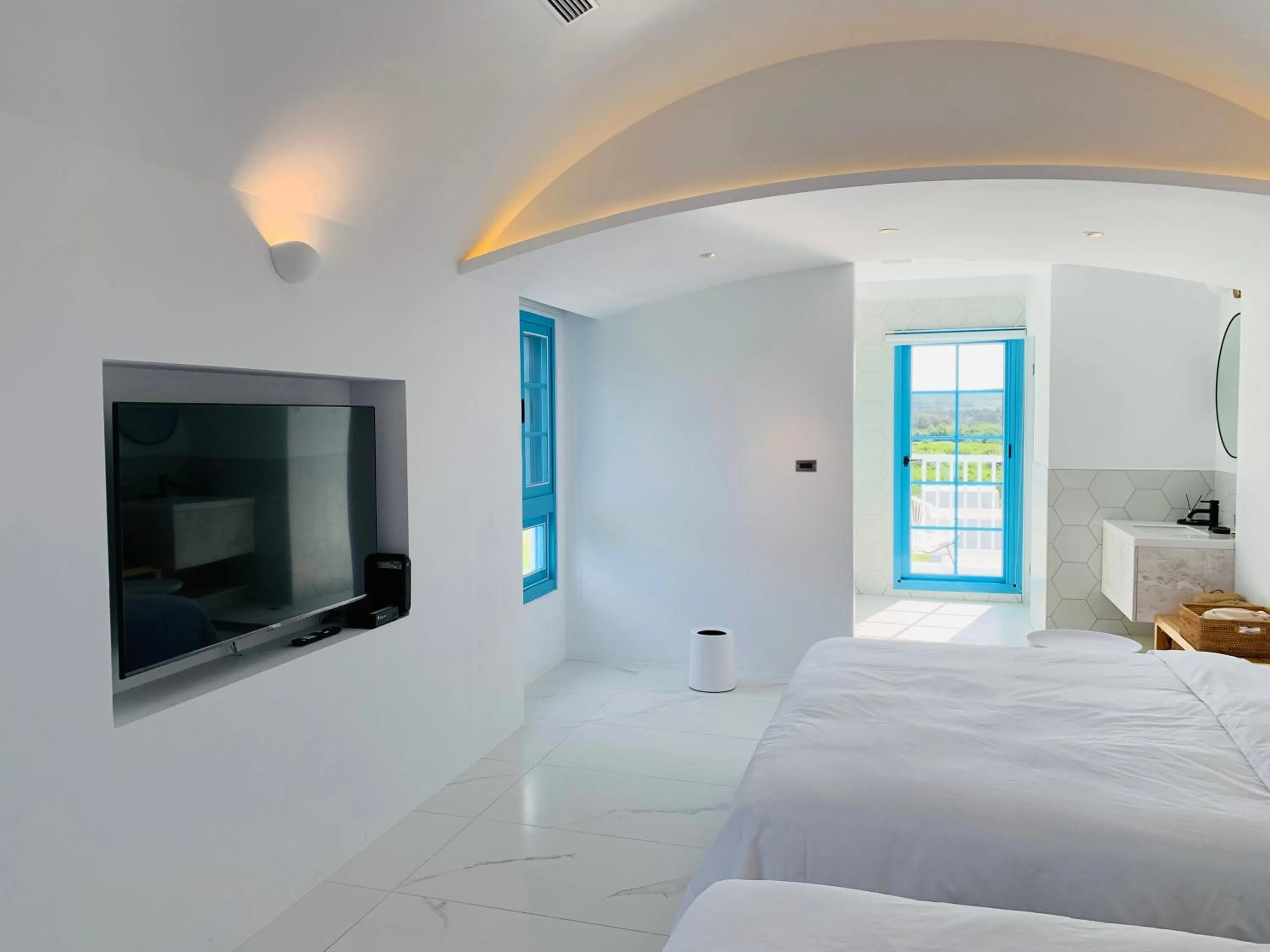 Bed in Little Greece