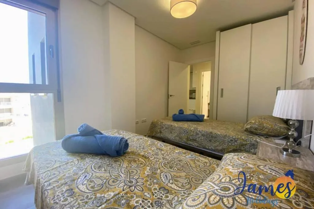 Green Hills Getaway Apart with Pools & Spa EB7