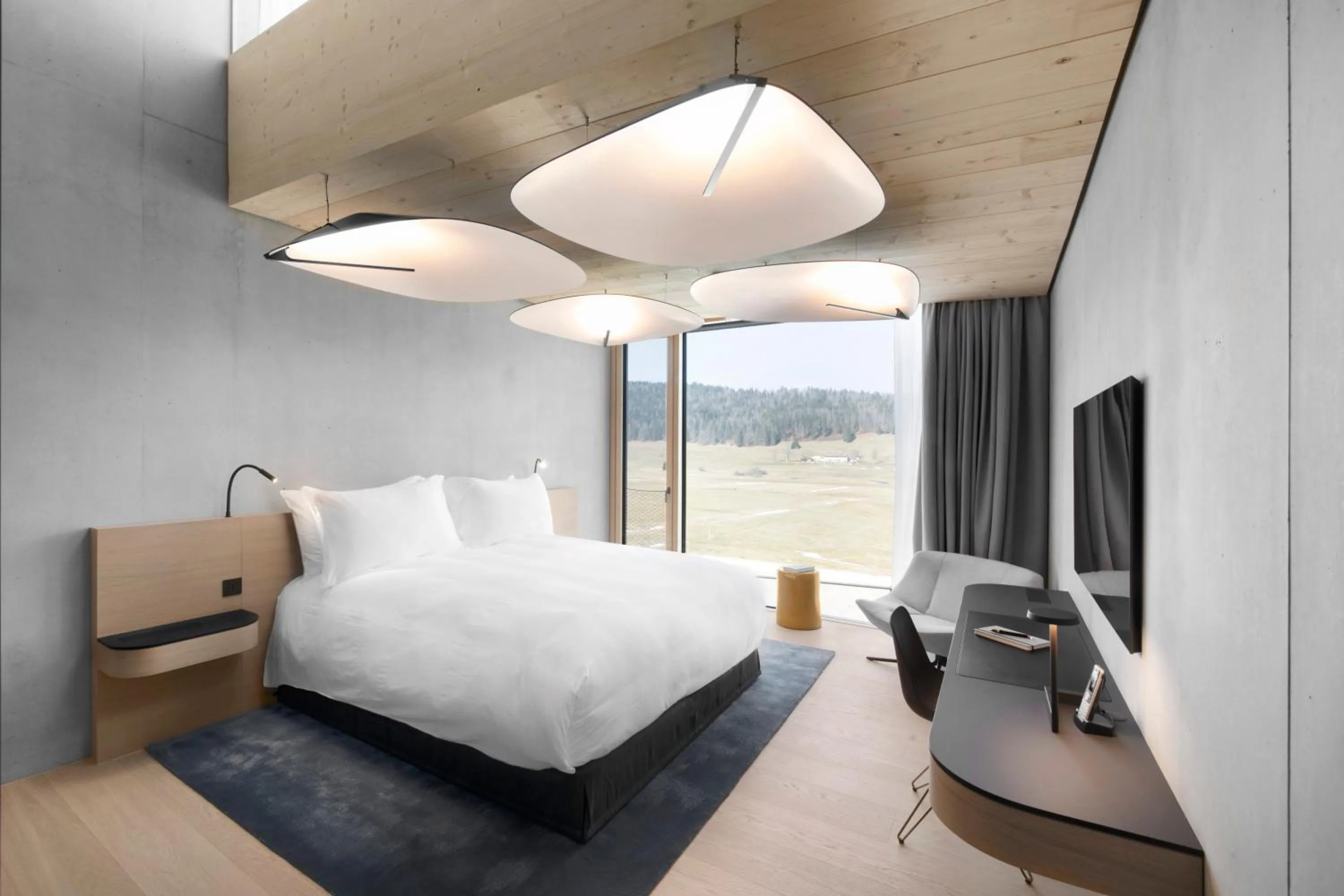 Photo of the whole room, Bed in Hôtel des Horlogers