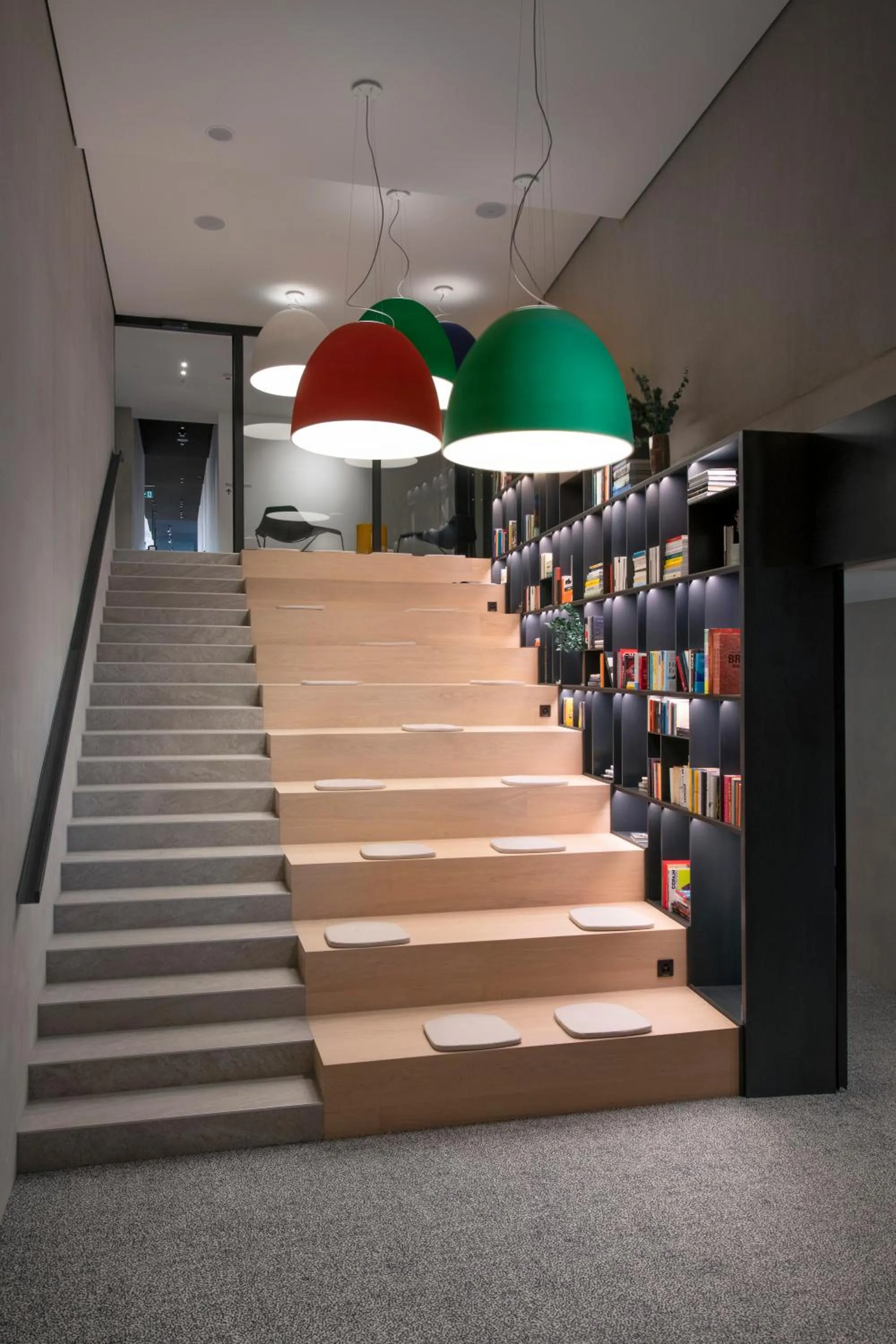 Library in Hôtel des Horlogers