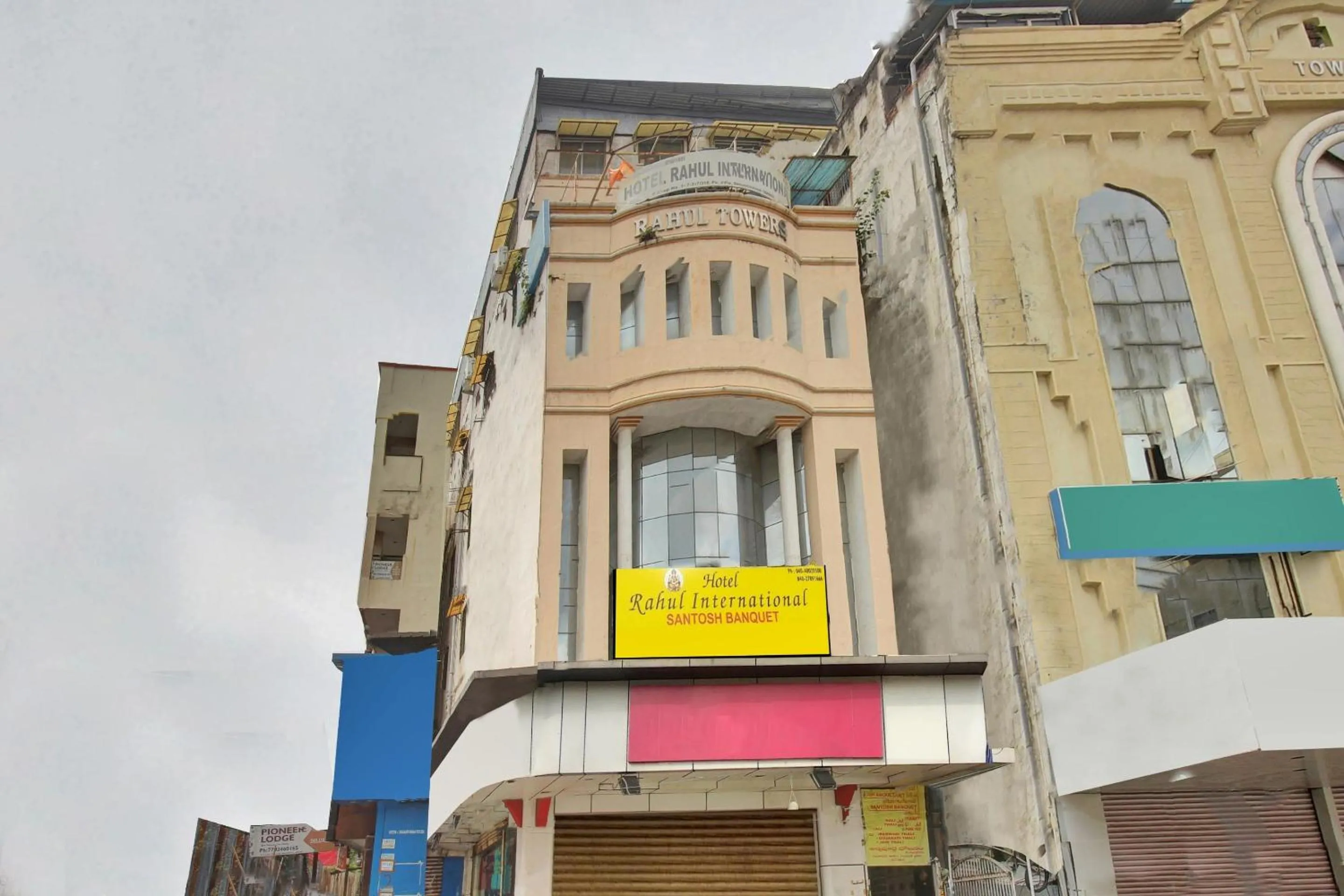 Facade/entrance in Hotel O Rahul International Hyderabad