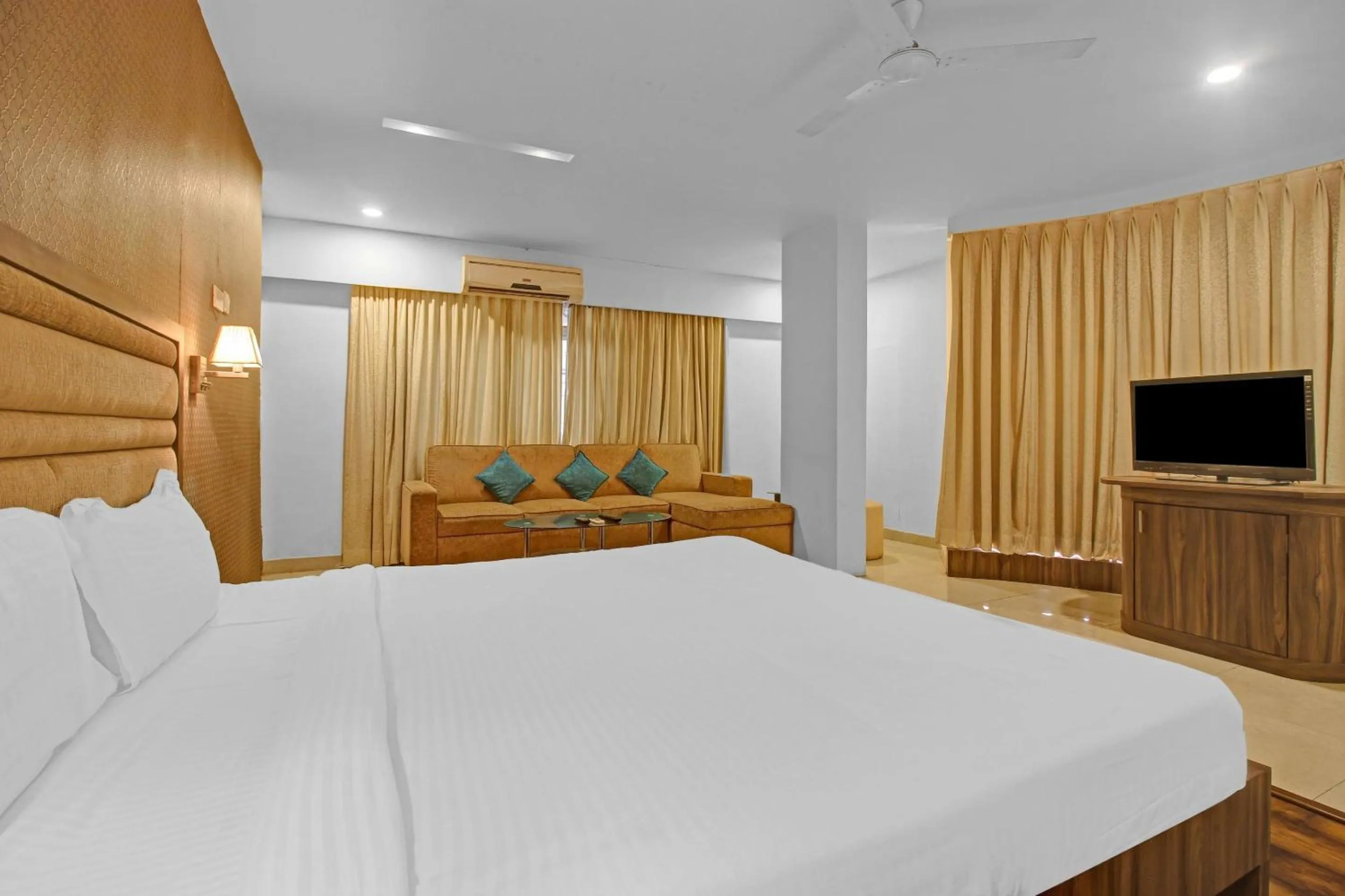 Bedroom, Bed in Hotel O Rahul International Hyderabad