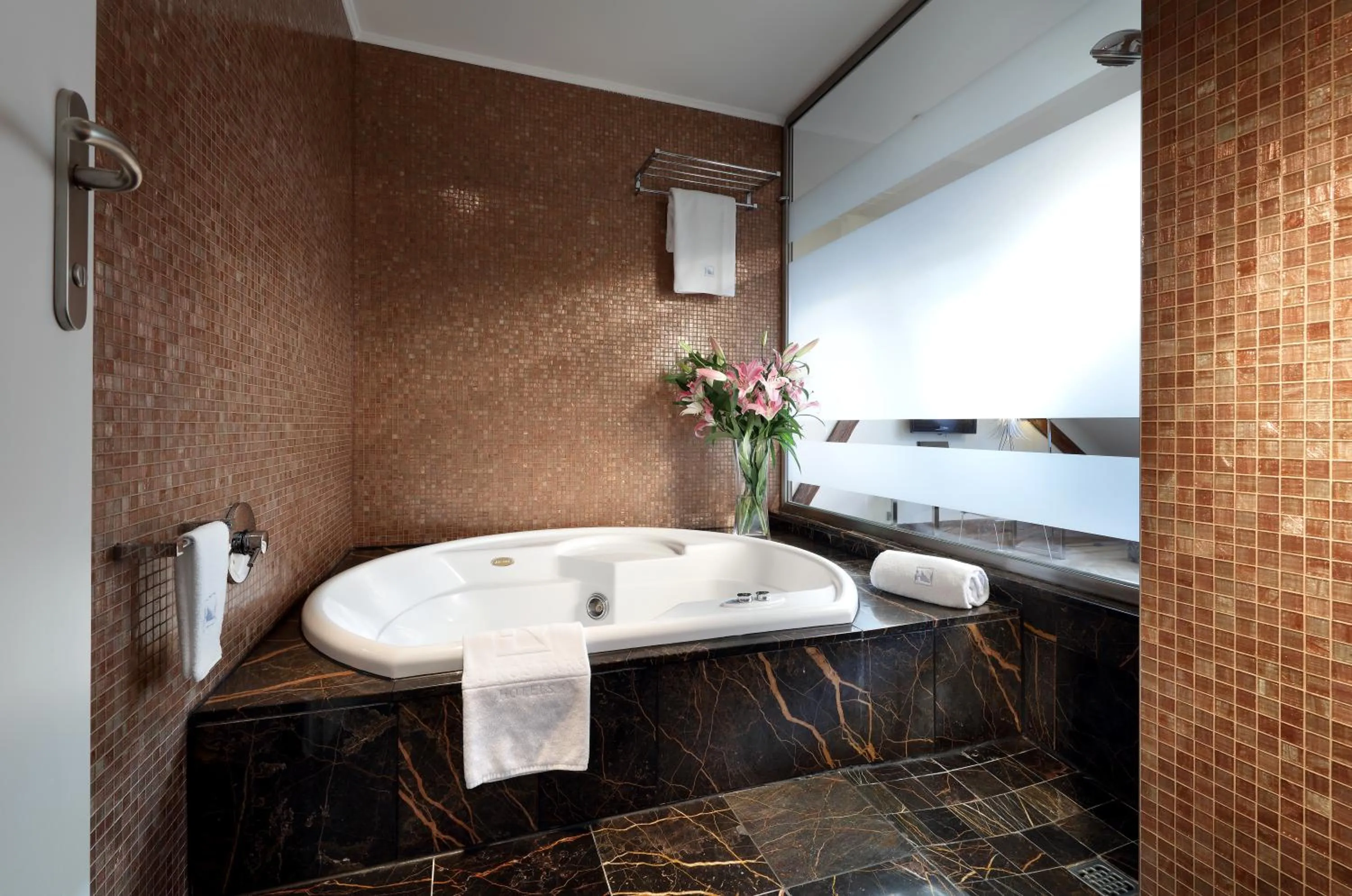 Bathroom in Eurostars Thalia