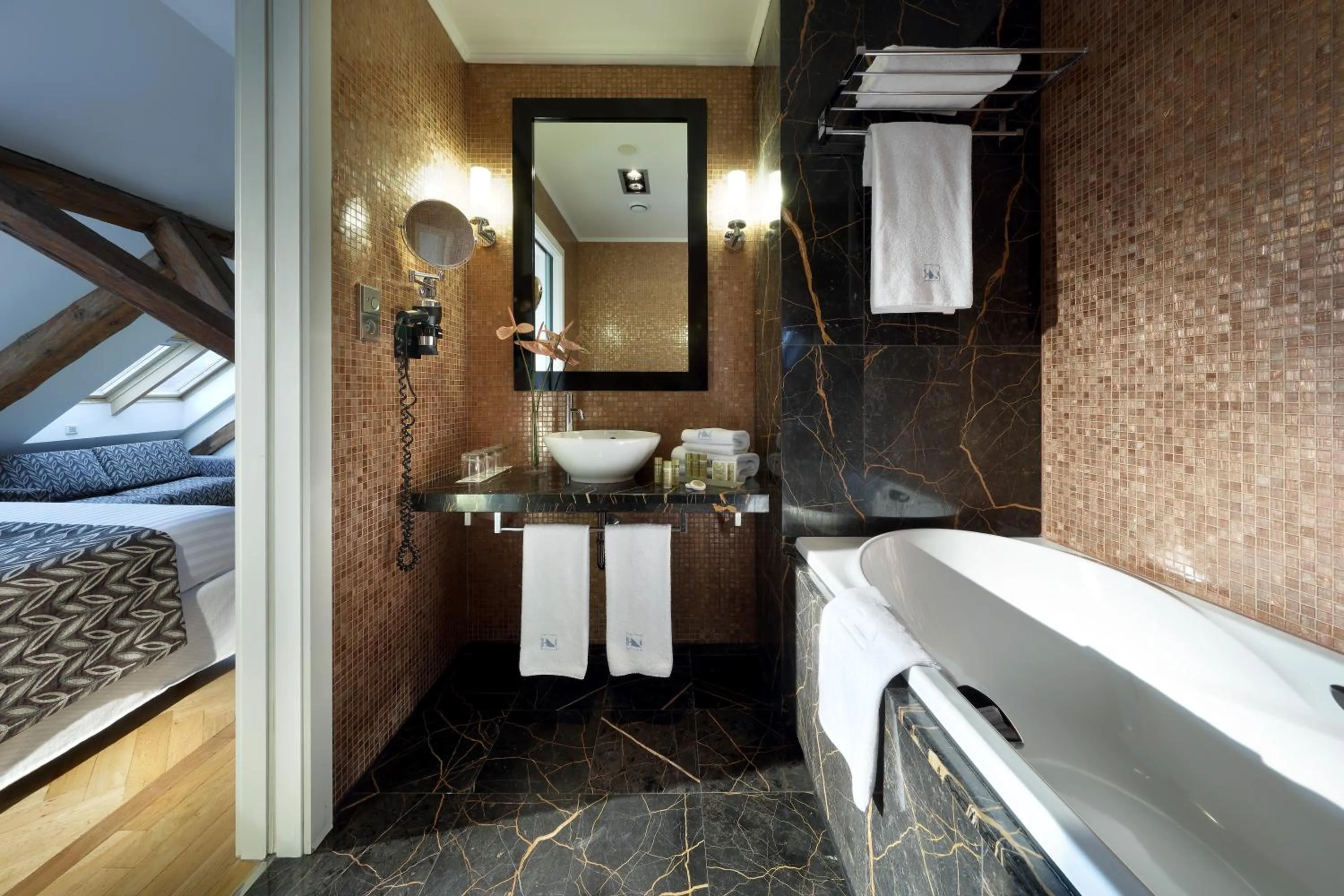 Bathroom in Eurostars Thalia