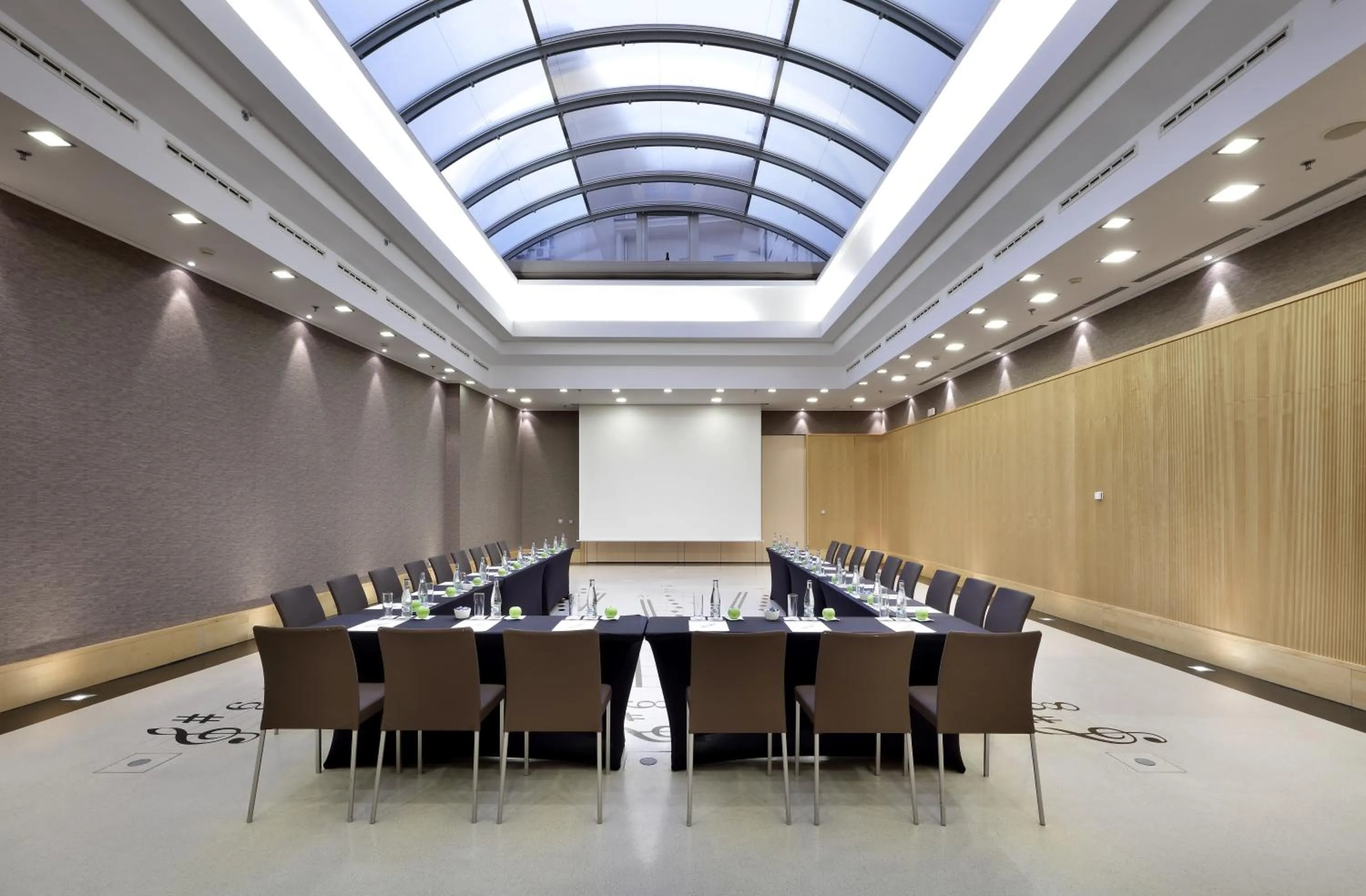 Meeting/conference room in Eurostars Thalia
