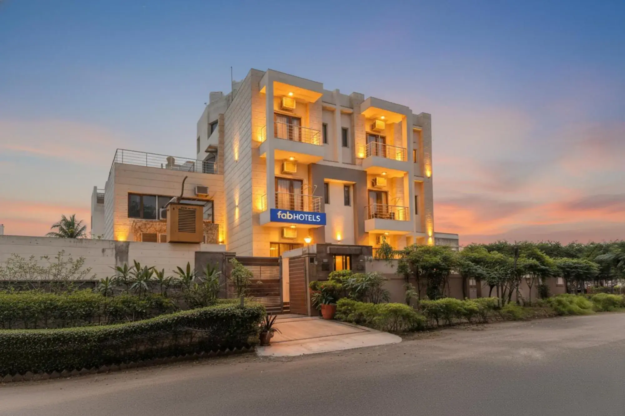 Property building in FabHotel Phoenix Hospitality Near DLF Cyber Hub & Metro, Gurugram Property building in FabHotel Phoenix Hospitality Near DLF Cyber Hub & Metro, Gurugram