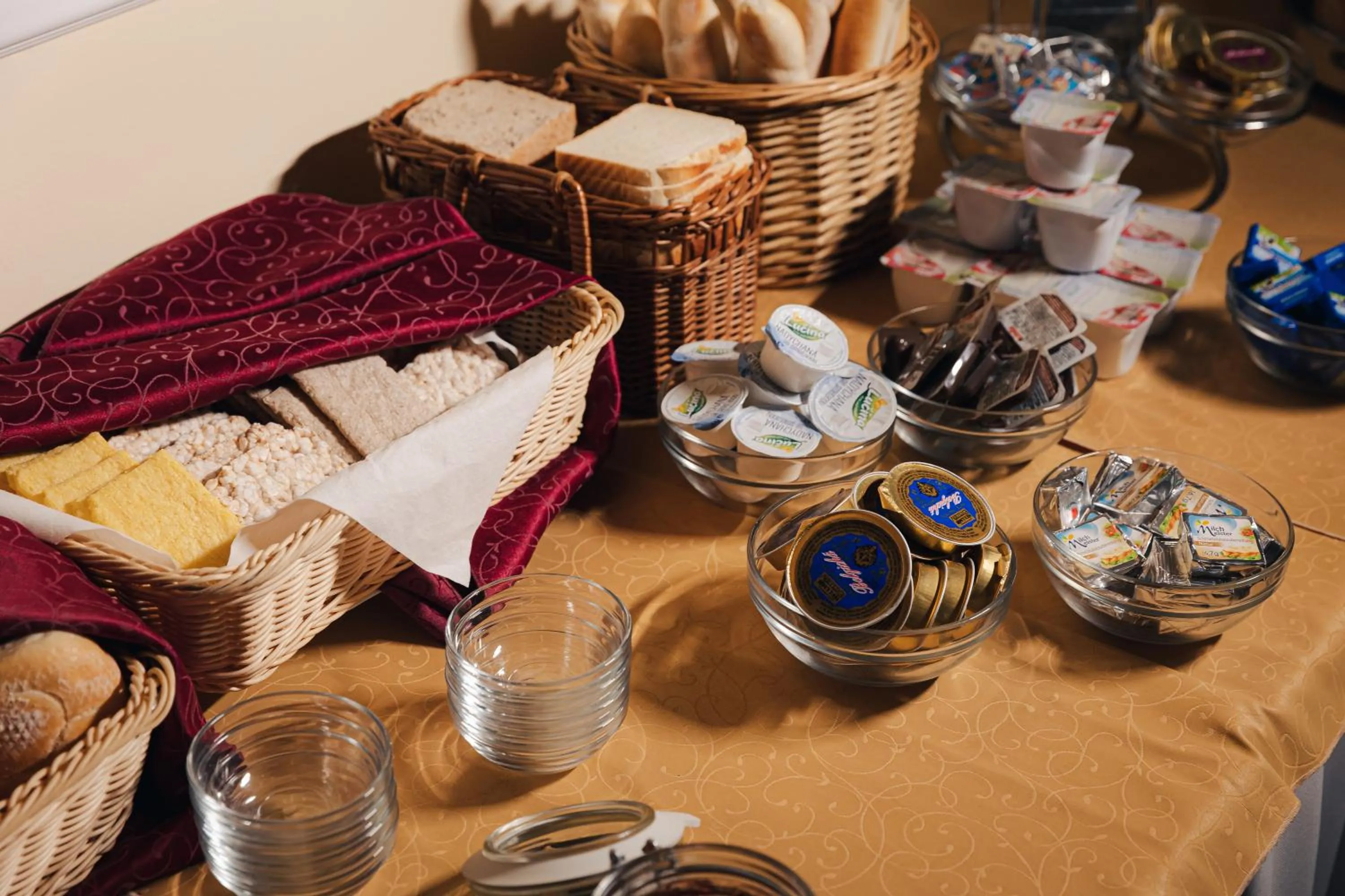 Buffet breakfast in Humboldt Park Hotel & Spa