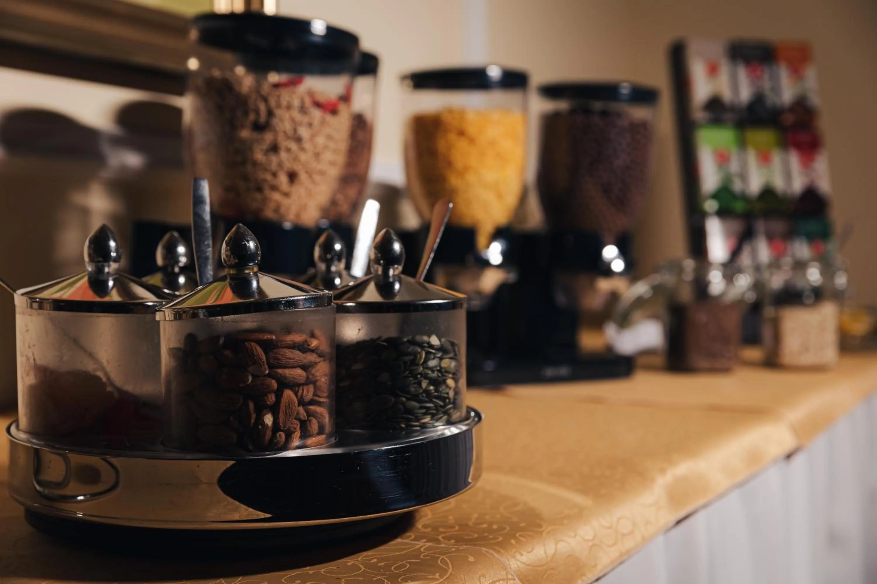 Buffet breakfast in Humboldt Park Hotel & Spa