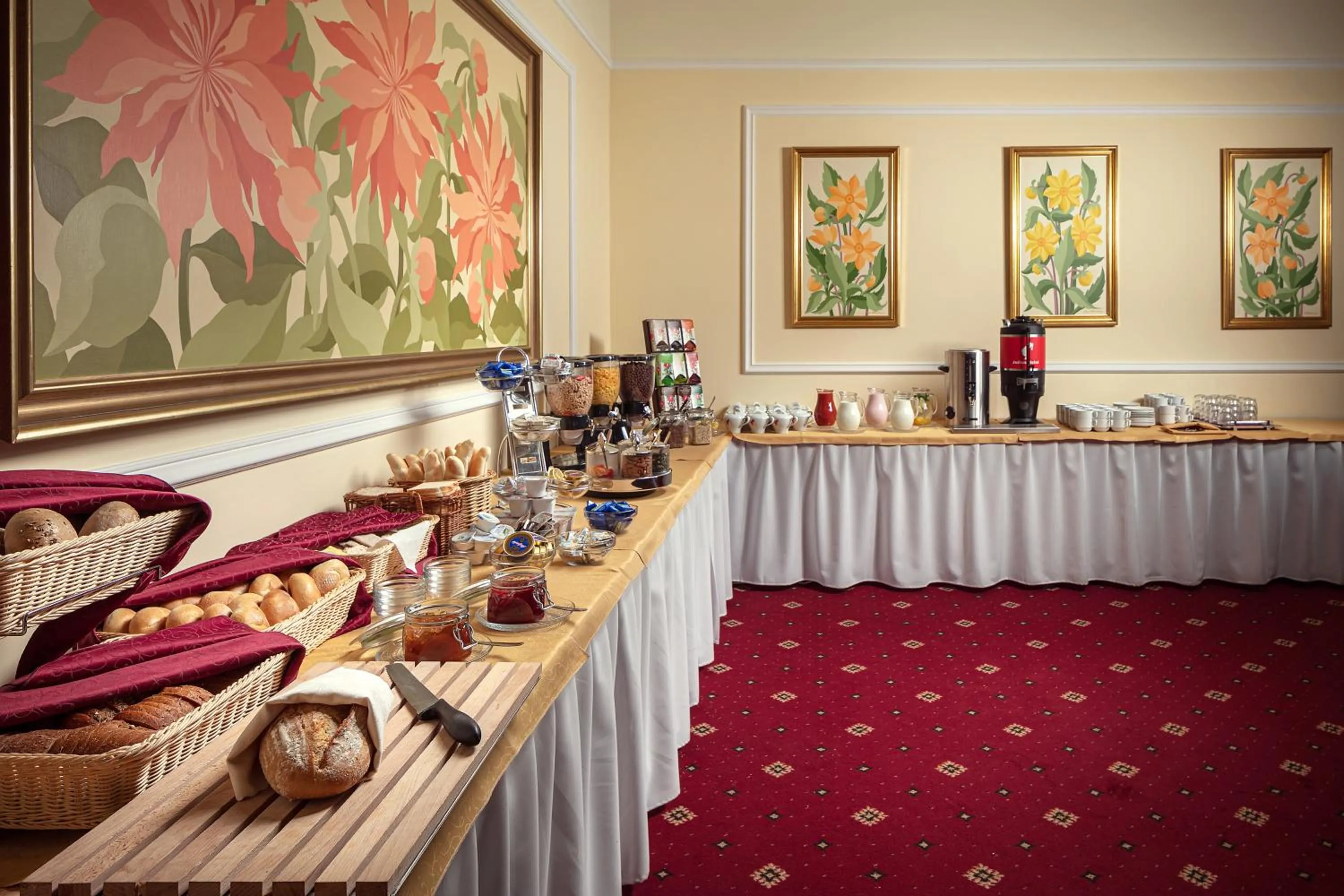 Breakfast in Humboldt Park Hotel & Spa