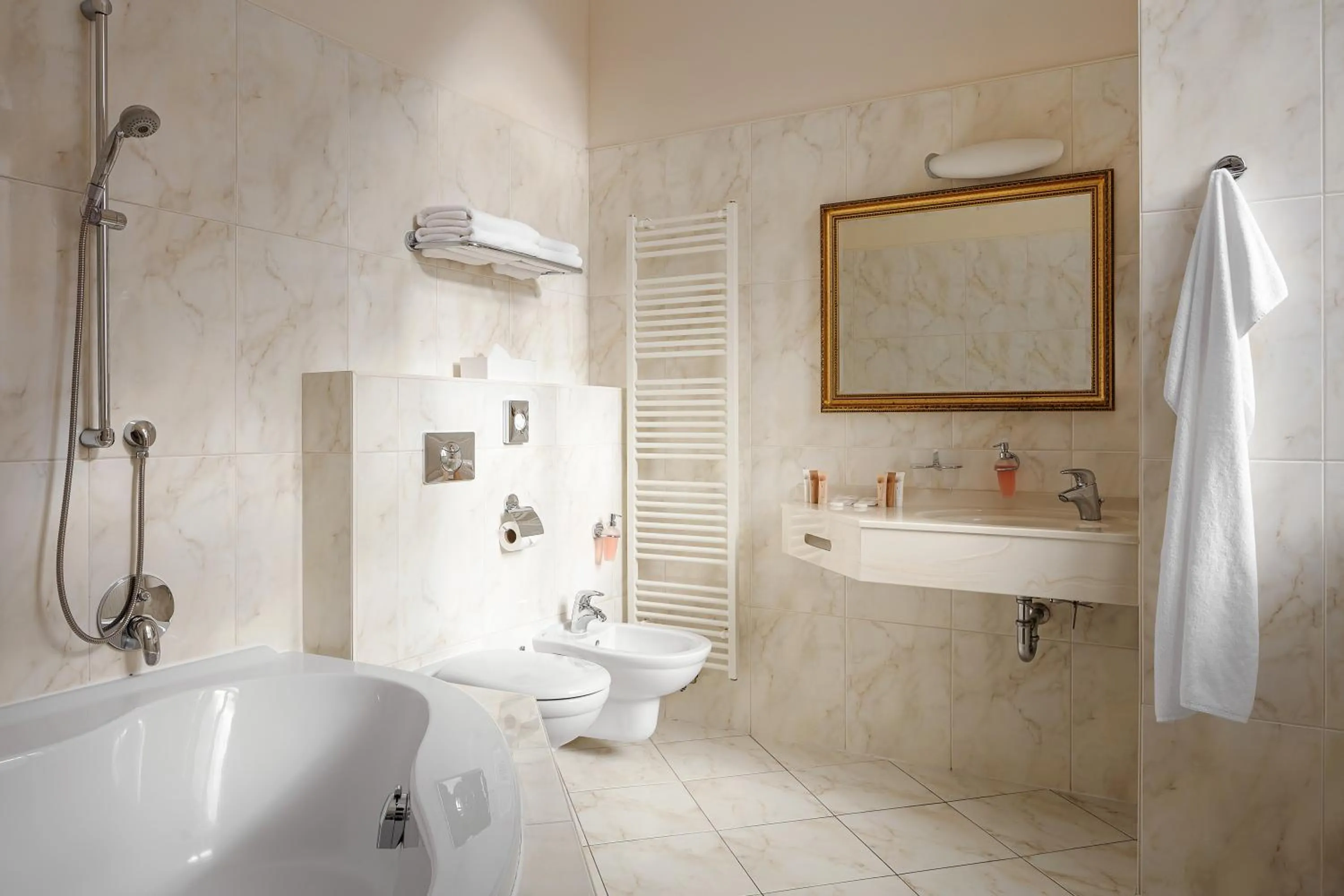 Bathroom in Humboldt Park Hotel & Spa