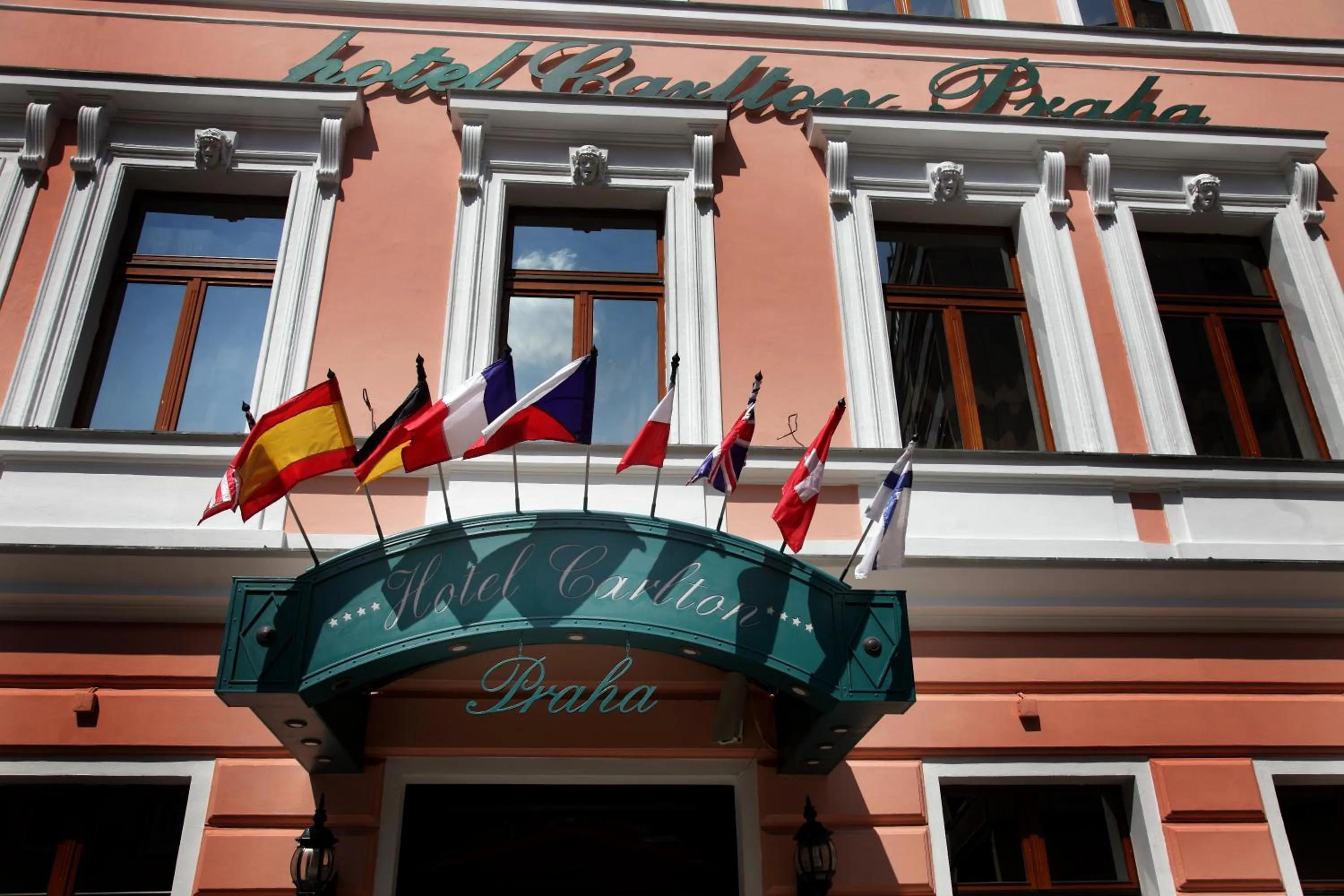 Facade/entrance in Carlton