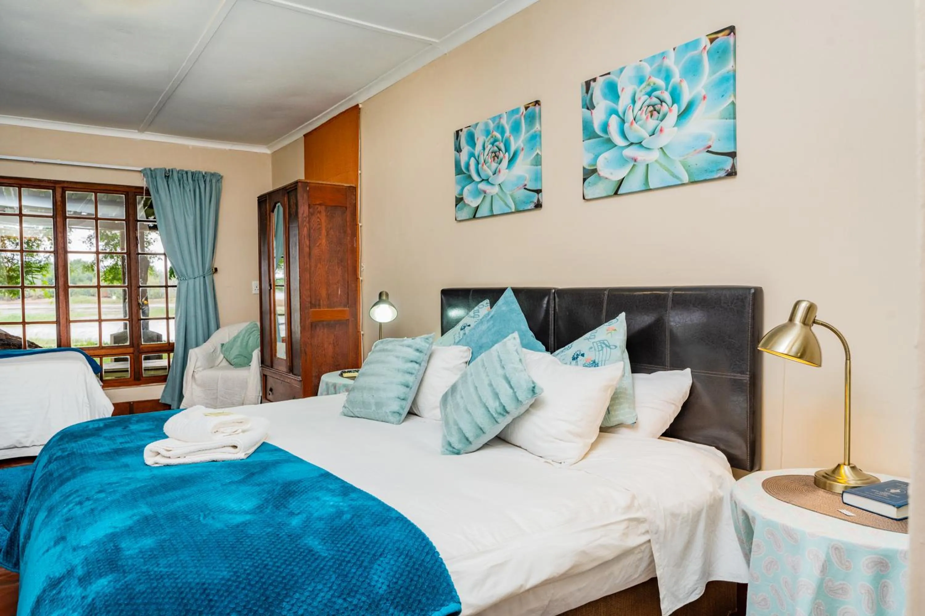 Bed in Riverbank Lodge