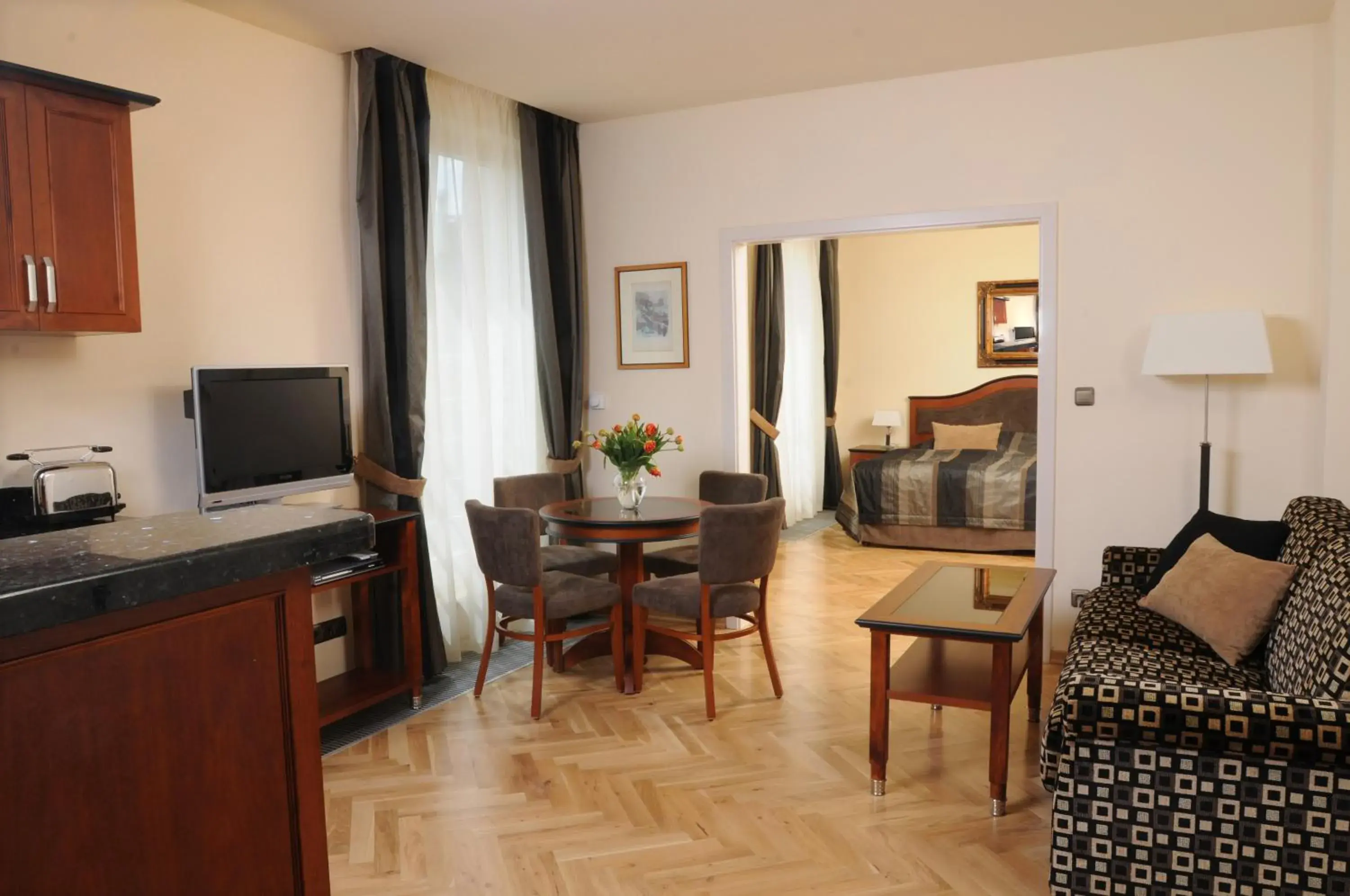 Luxury One-Bedroom Apartment in Elysee Hotel Luxury One-Bedroom Apartment in Elysee Hotel
