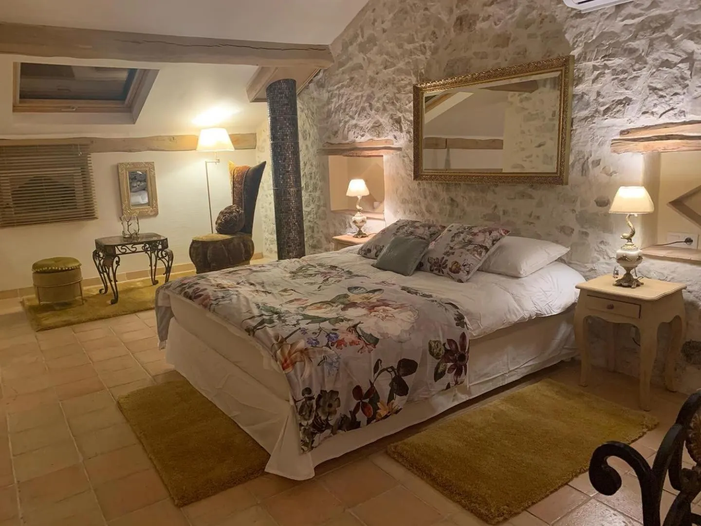 Bed in le mas des roses 1884