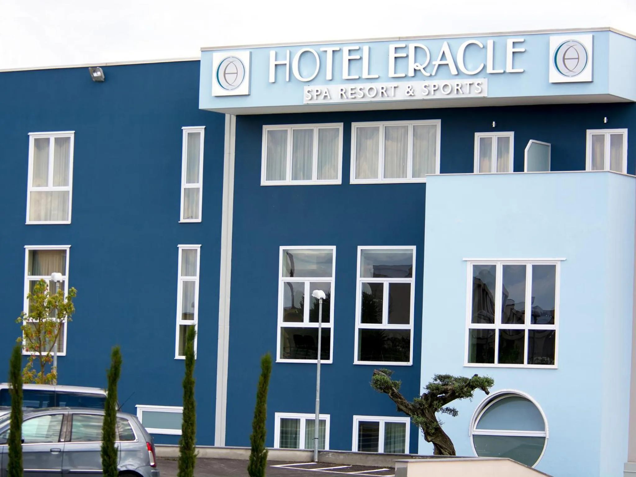 Facade/entrance in Eracle Hotel