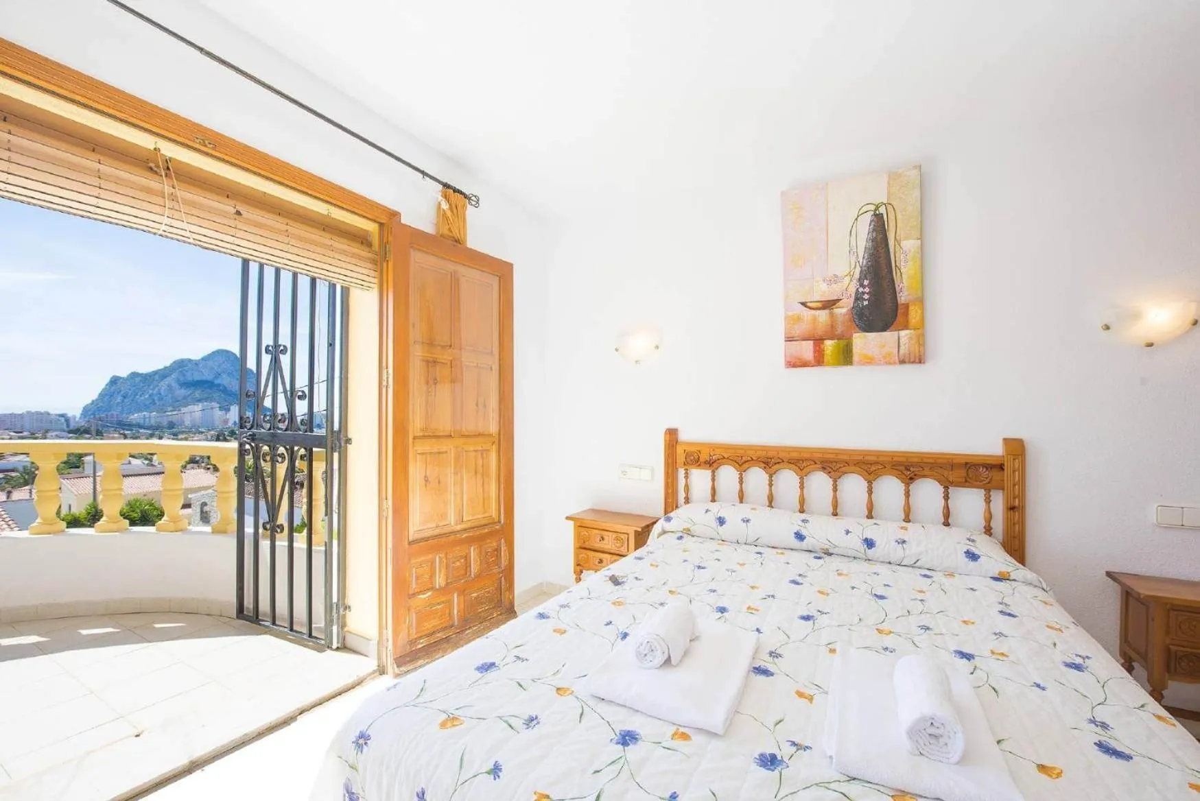 Bed in Villa Cactus - PlusHolidays