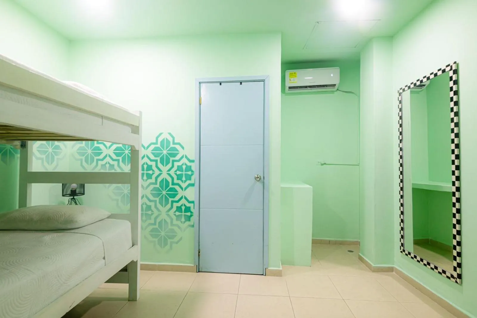 Bathroom, Bed in San Felicin Hostel