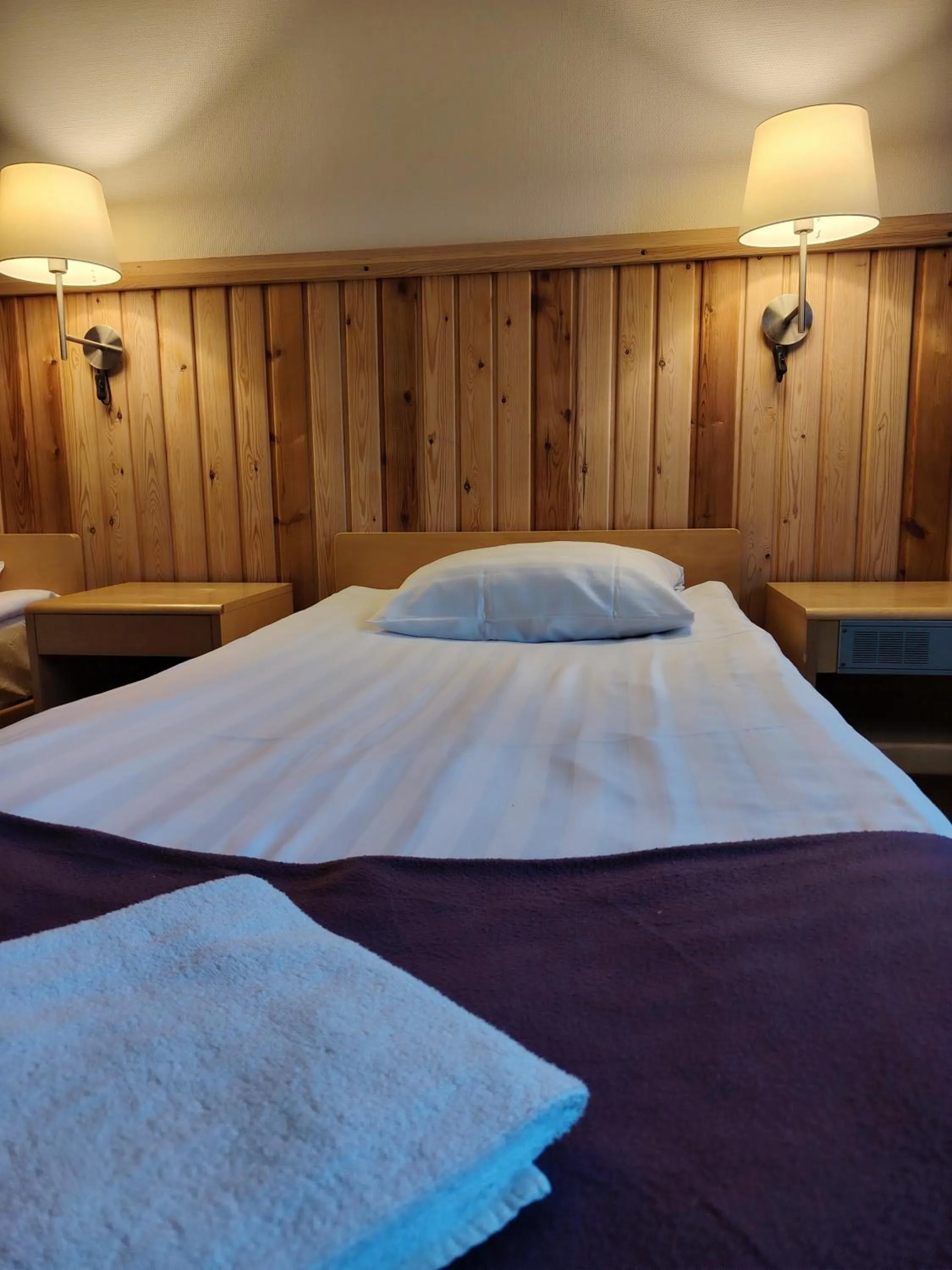 Bed in Juthbacka Hotell