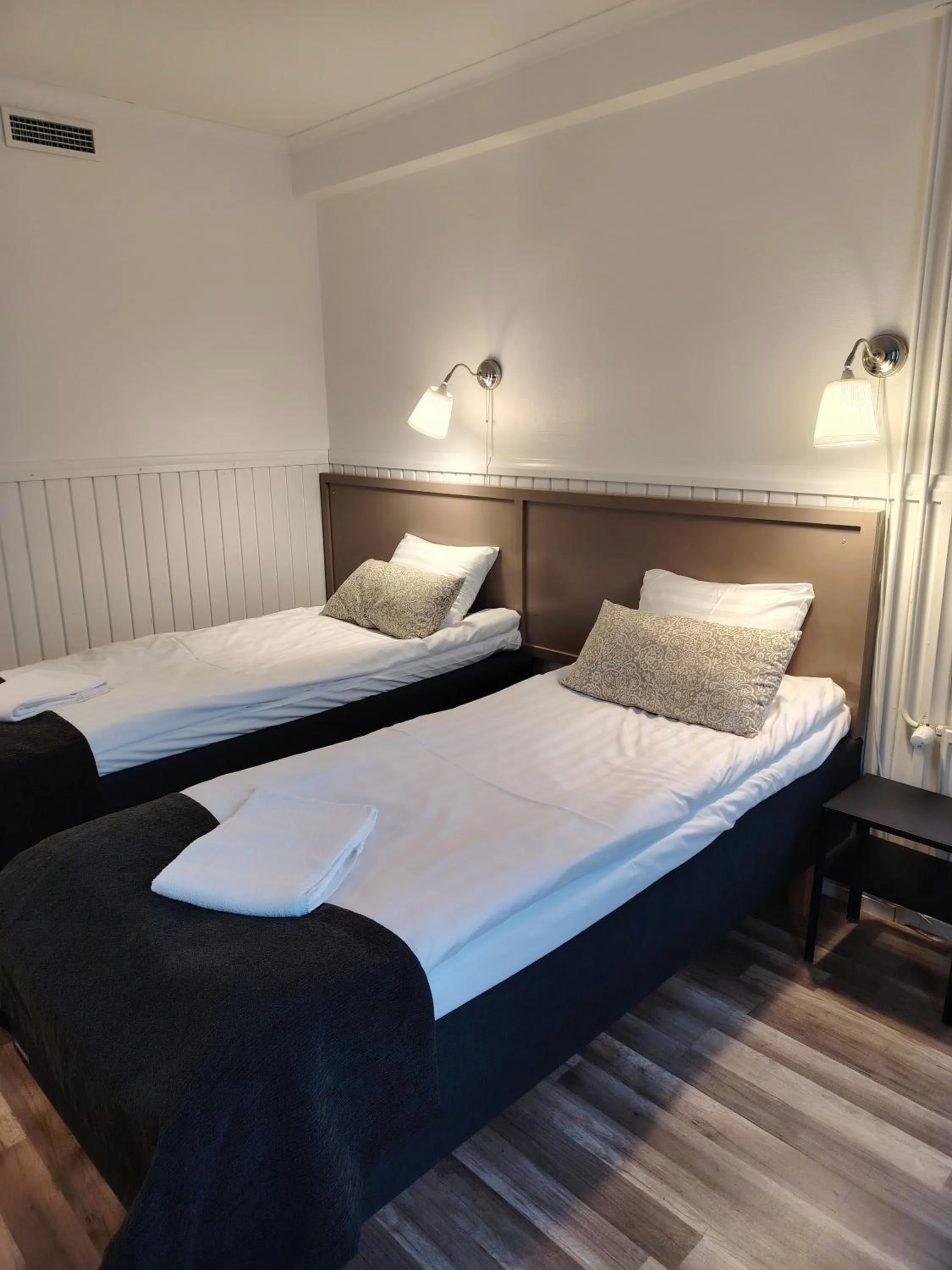 Bed in Juthbacka Hotell