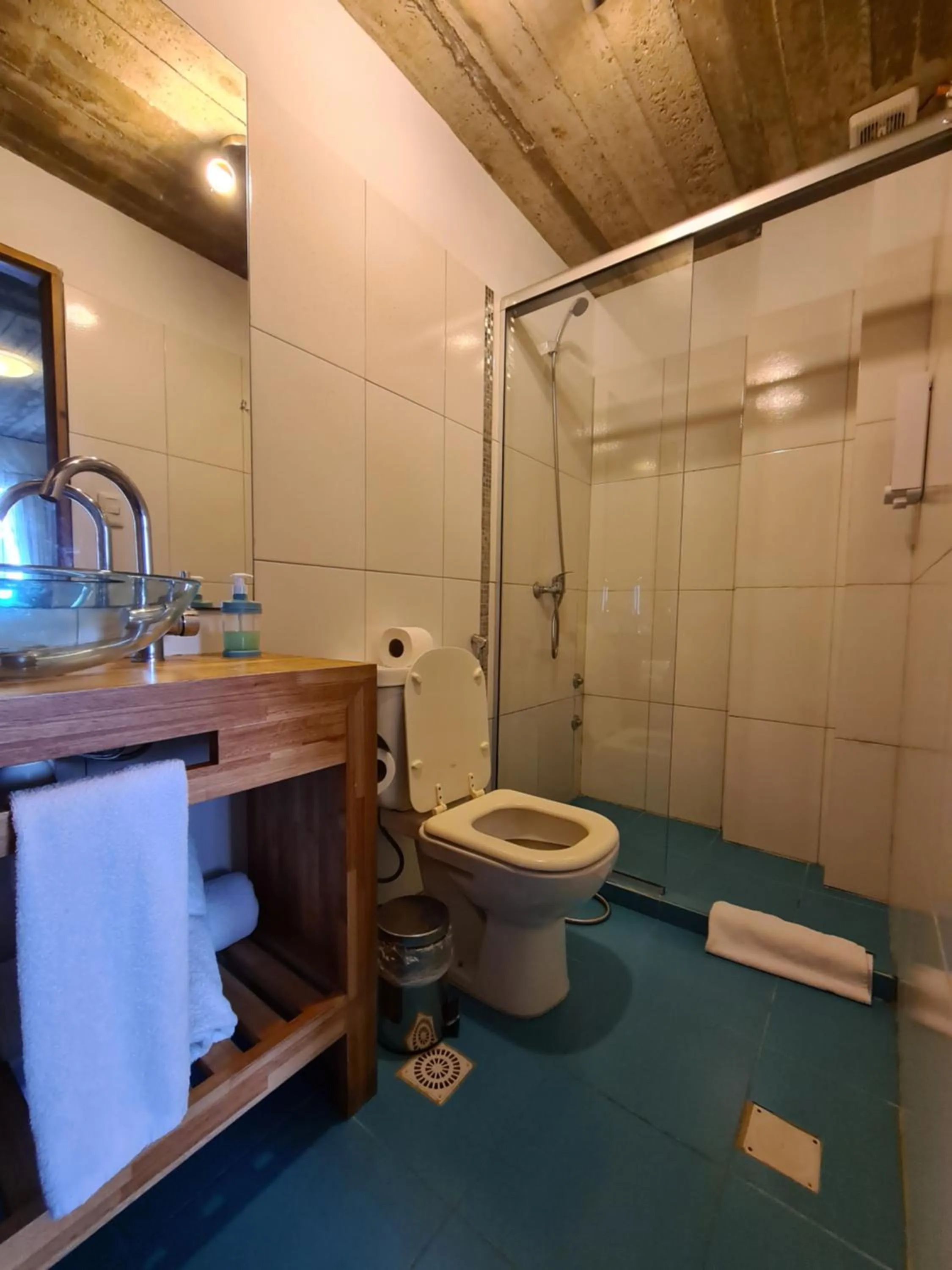 Shower in Nova Posada