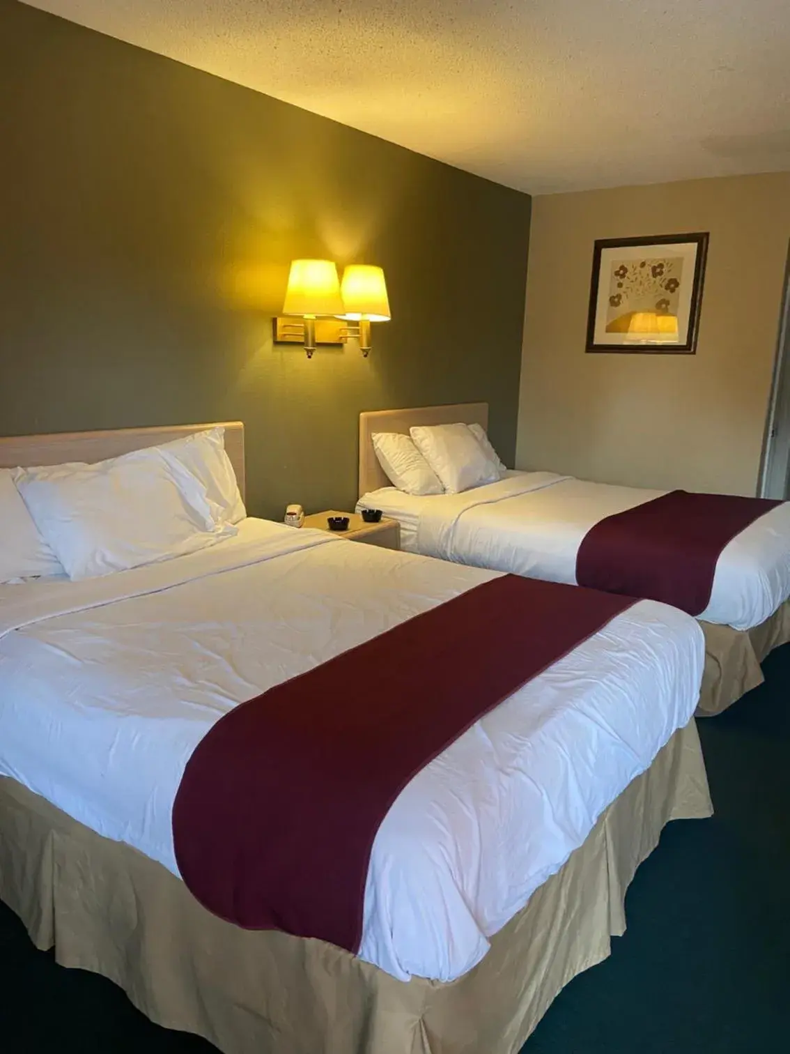 Bed in Americas Best Value Inn (Meridian) Bed in Americas Best Value Inn (Meridian)