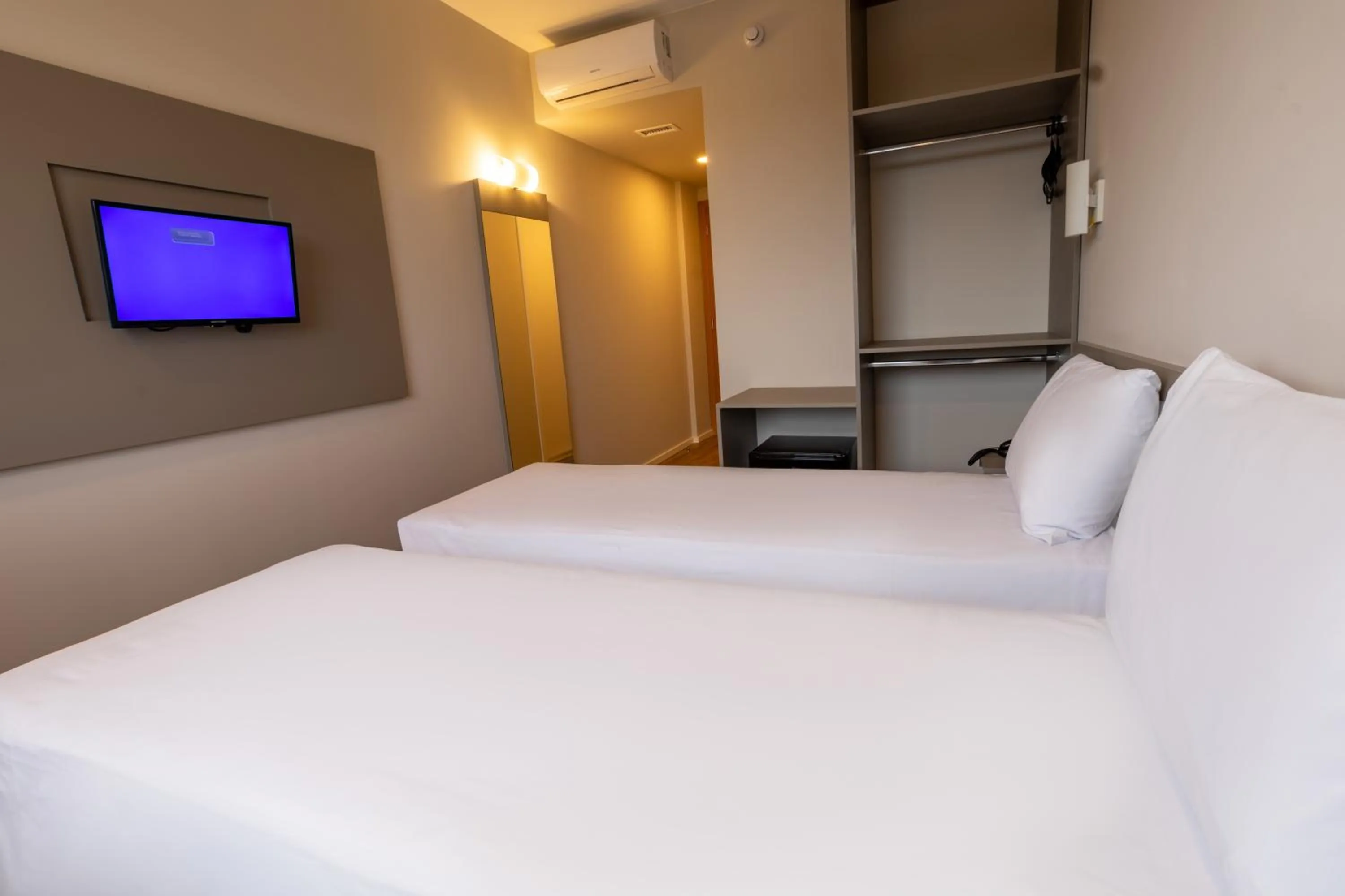 TV and multimedia, Bed in Transamerica FIT Primavera do Leste