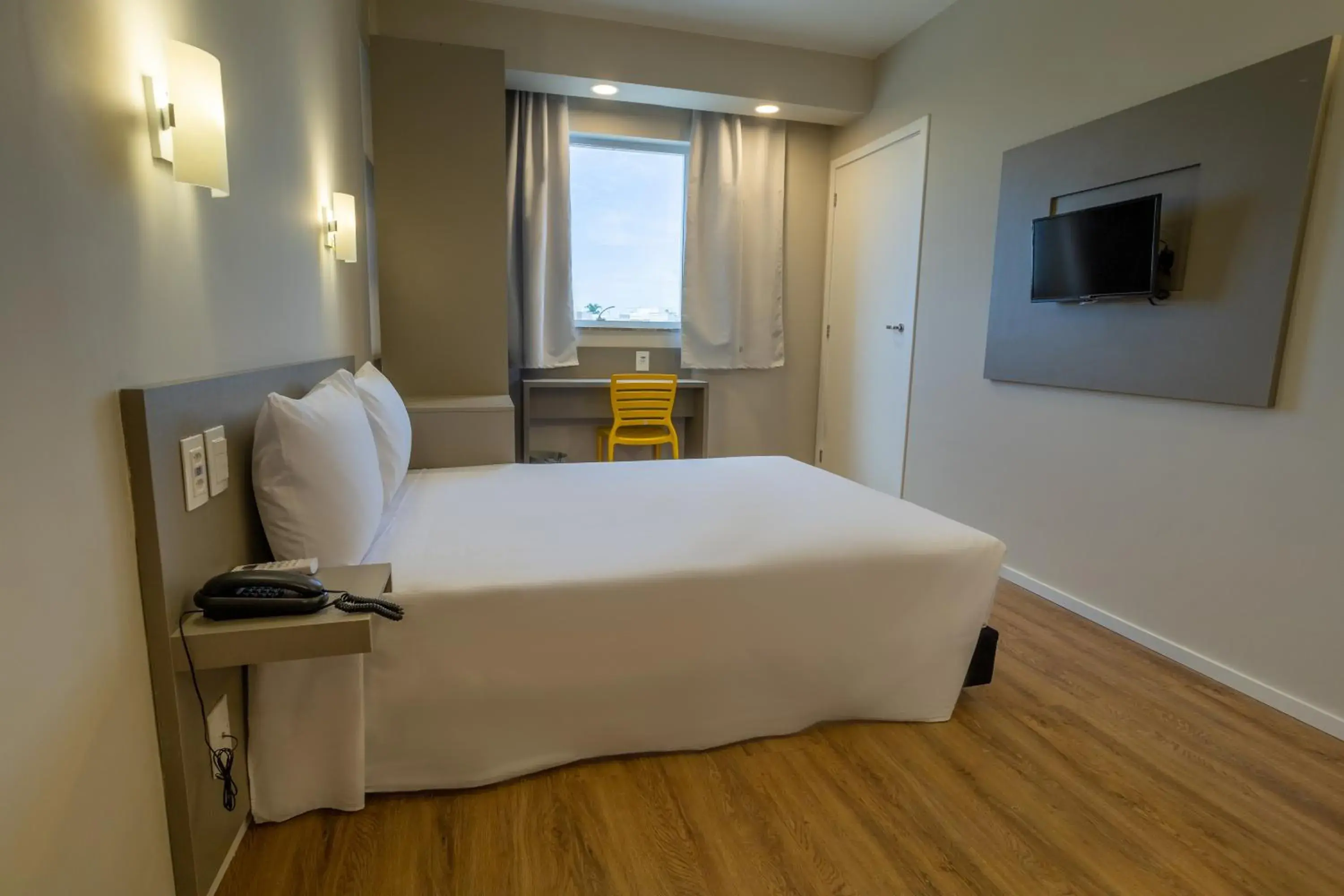 TV and multimedia, Bed in Transamerica FIT Primavera do Leste TV and multimedia, Bed in Transamerica FIT Primavera do Leste