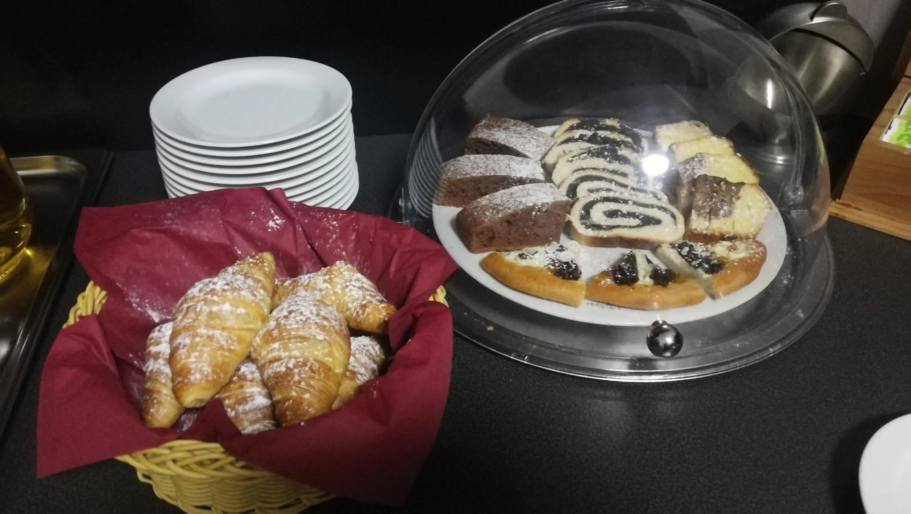 Breakfast in Hotel Tulipan Pruhonice