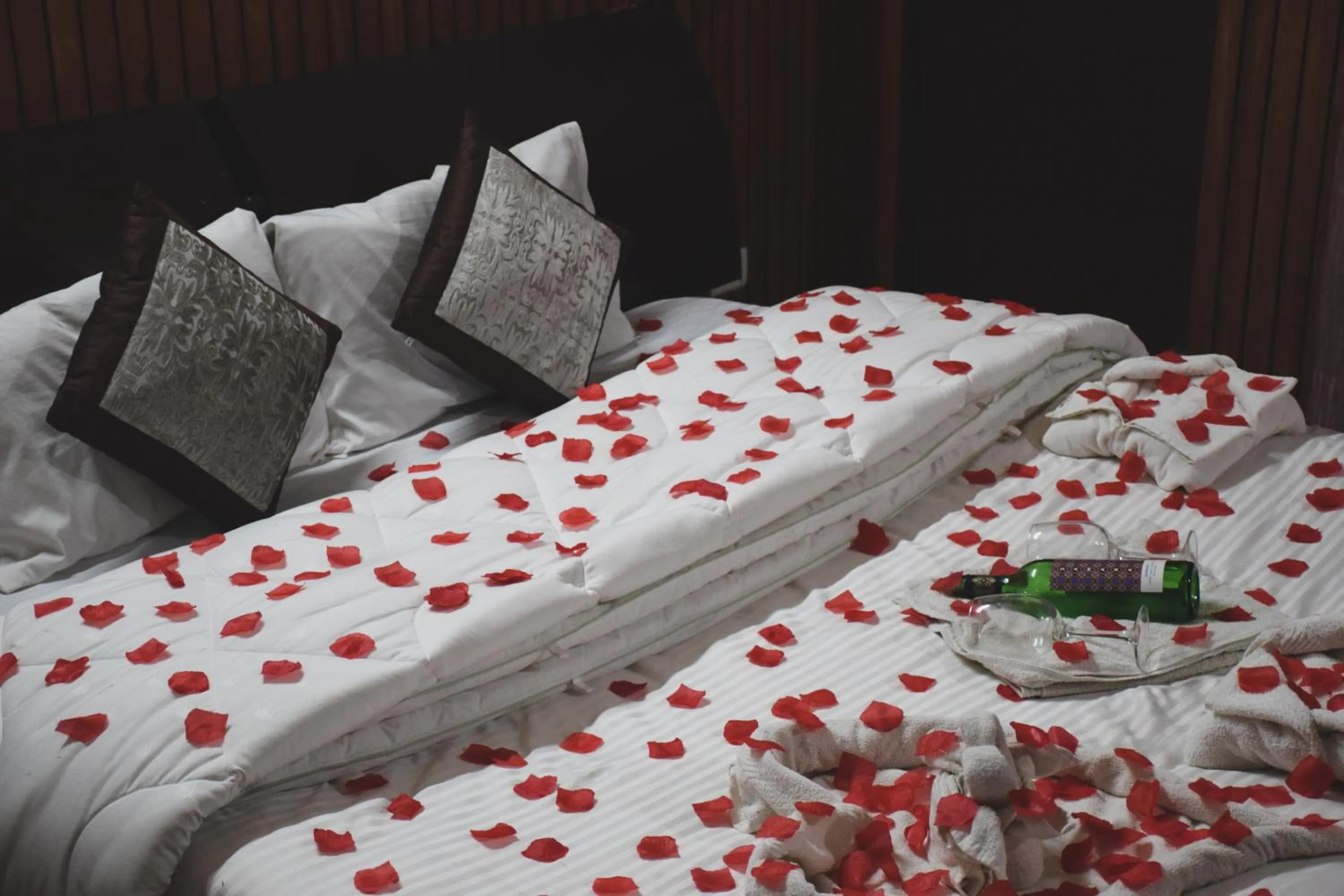 Decorative detail, Bed in The Canadian Woods Resort