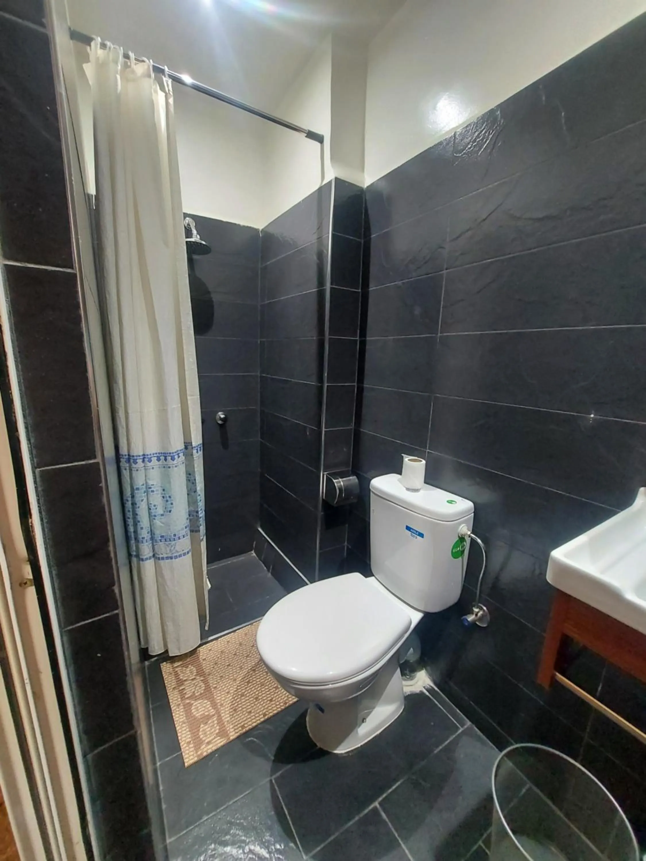 Shower in Amor Hotel