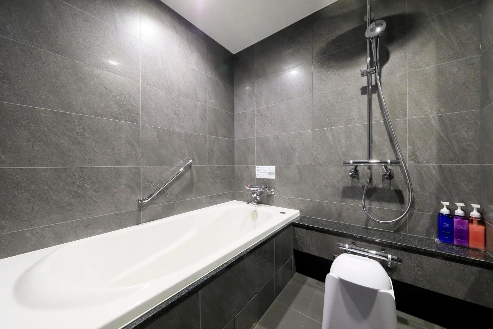 Shower in Richmond Hotel Premier Kyoto Shijo