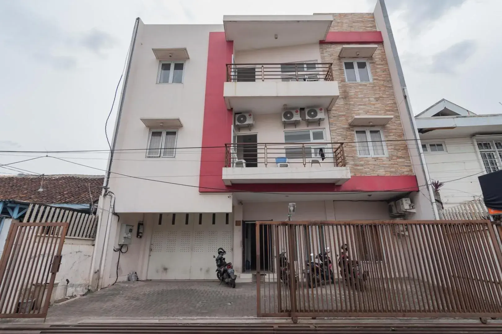 Property building in KoolKost near Alun Alun Kota Bandung 2 - Male Only Property building in KoolKost near Alun Alun Kota Bandung 2 - Male Only