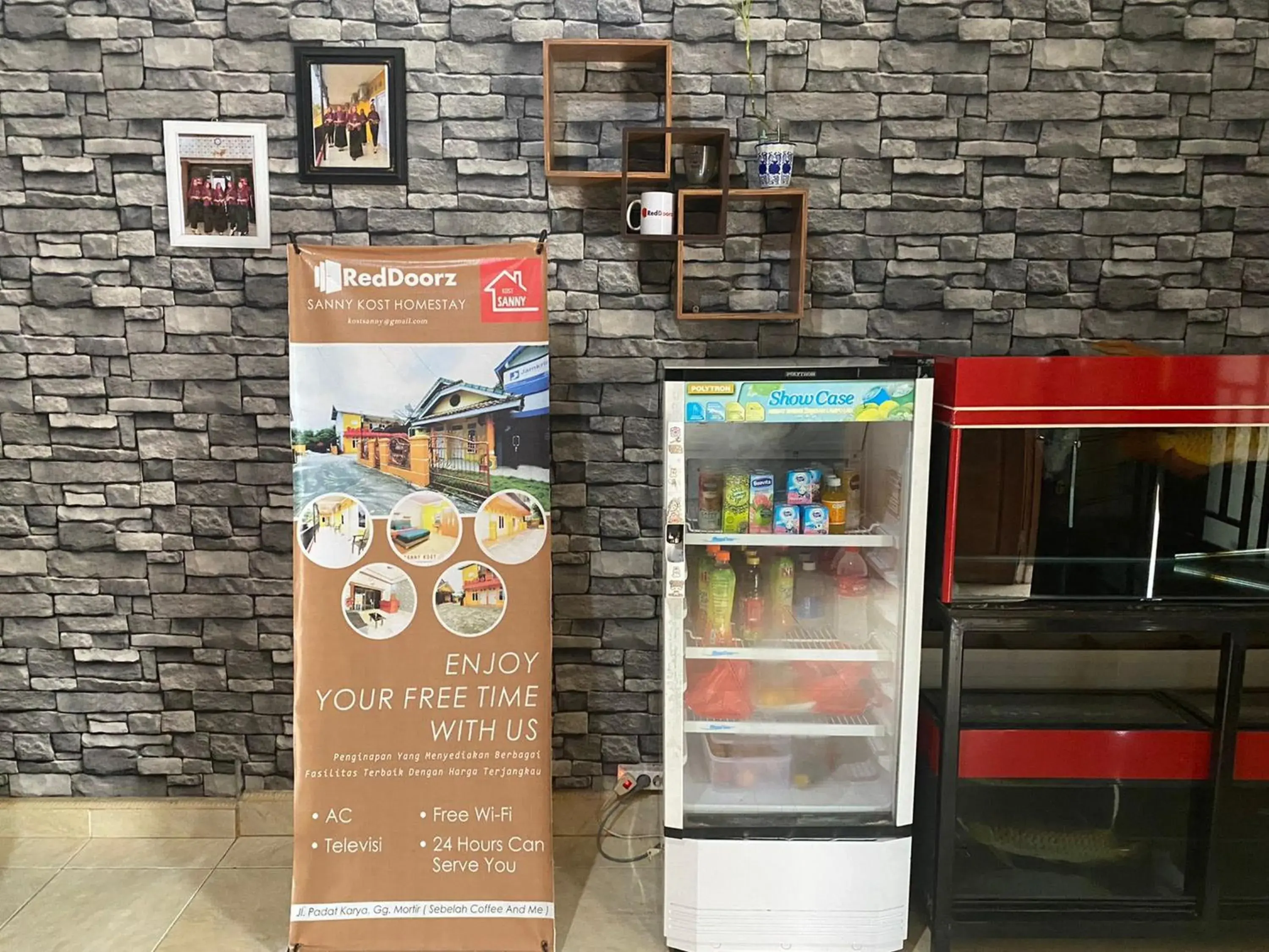 Lobby or reception in RedDoorz @ Jalan Padat Karya Prabumulih Lobby or reception in RedDoorz @ Jalan Padat Karya Prabumulih