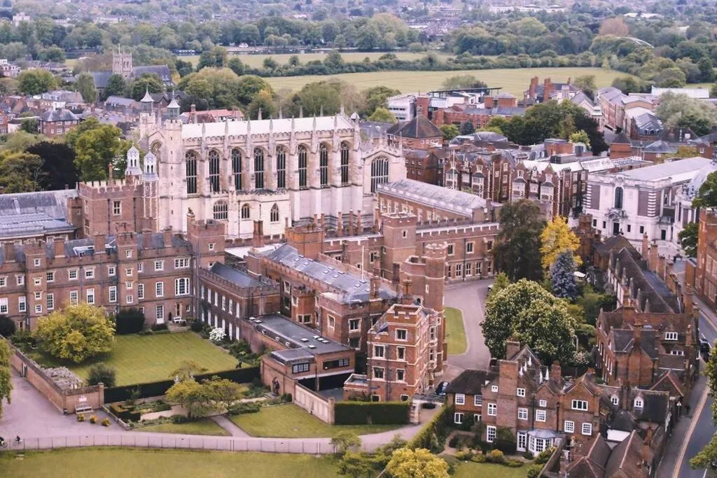 Windsor Town Centre Victorian townhouse sleeps 6