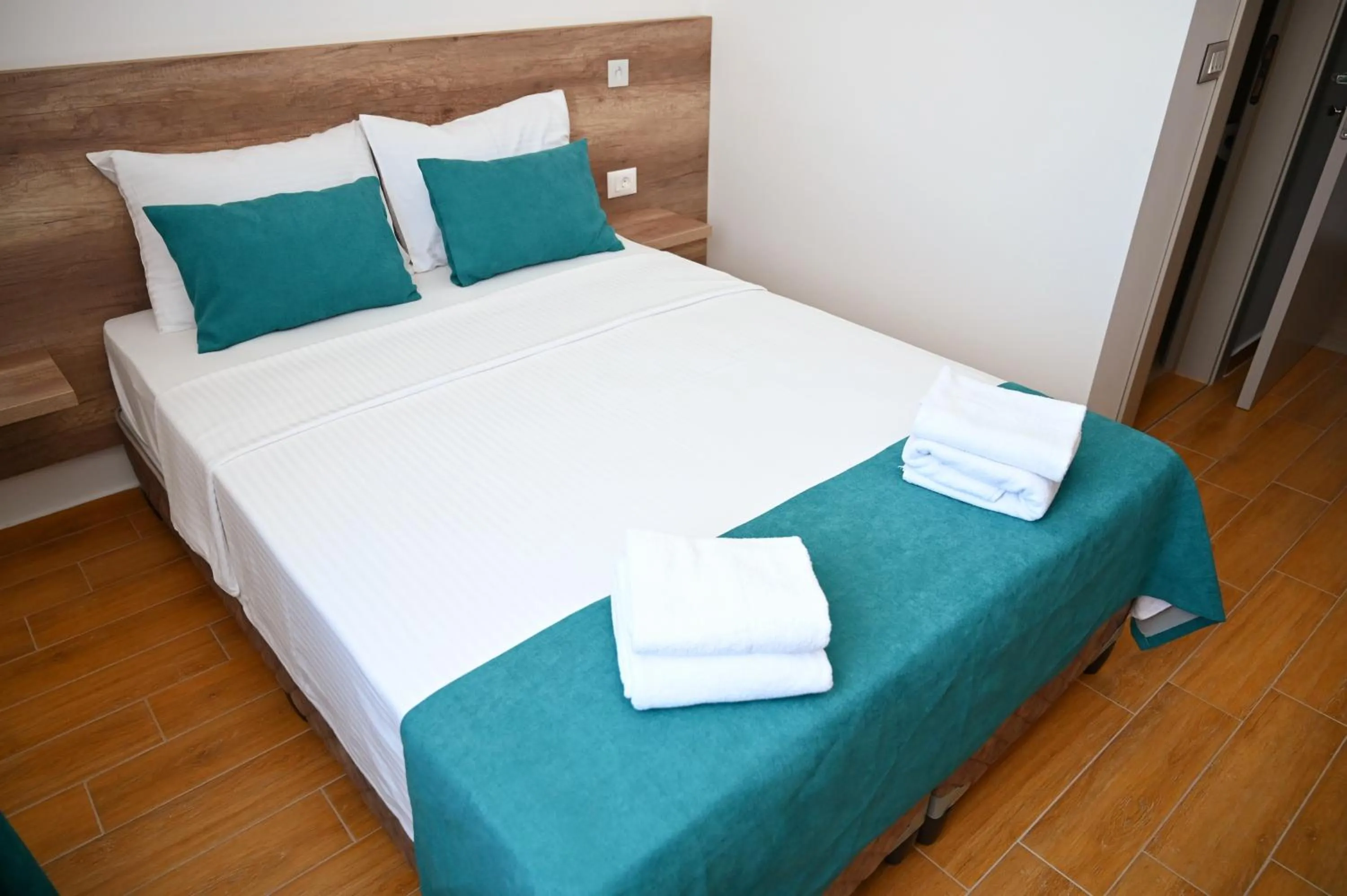 Bed in Dona, Altina