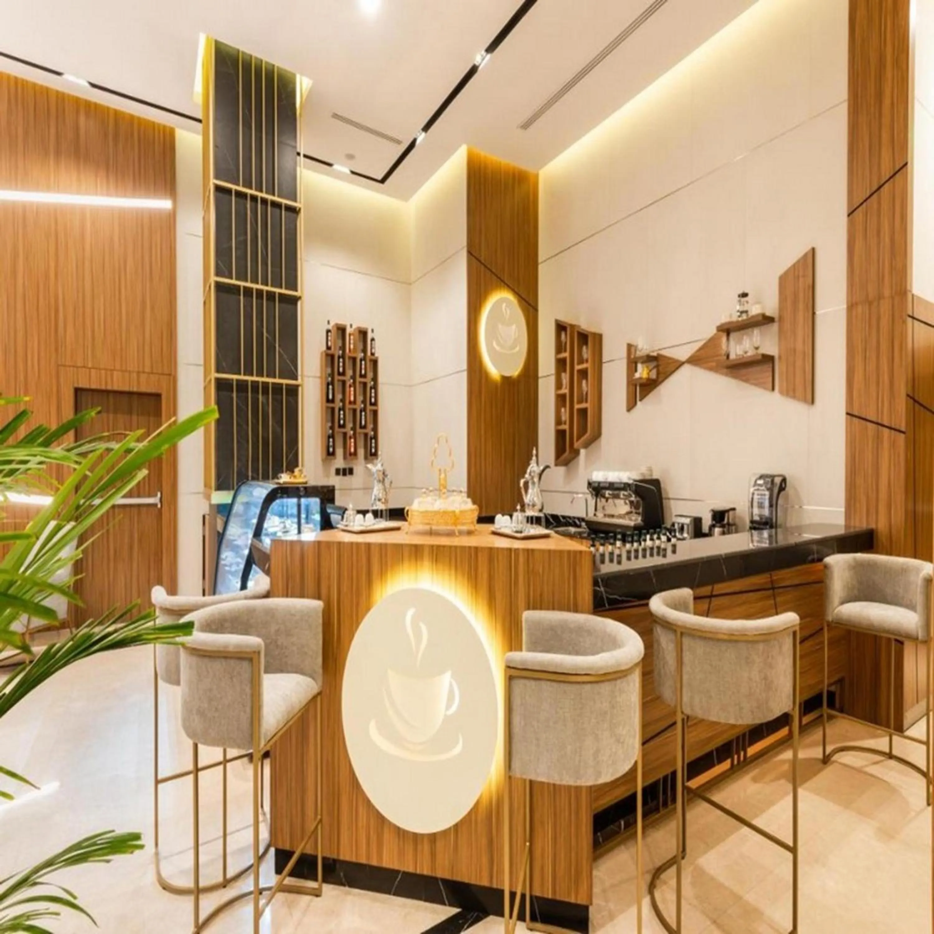 Restaurant/places to eat in Sunday Luxury Central formerly Anan hotel