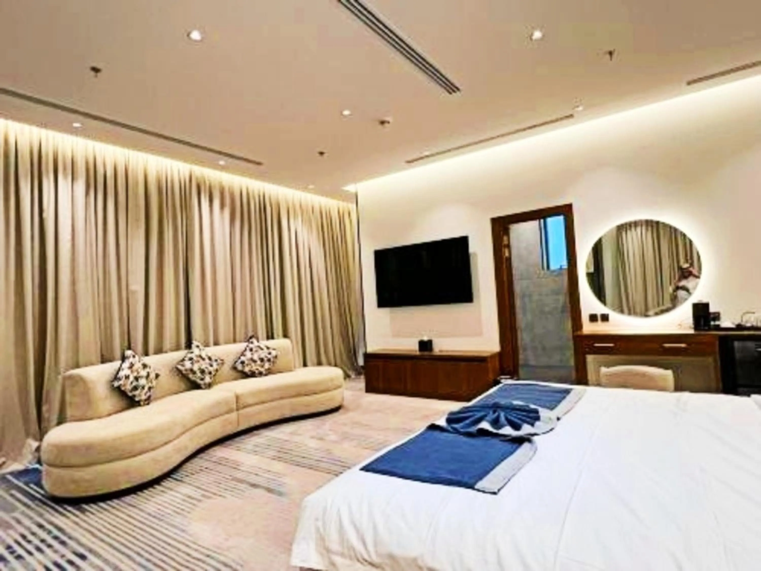 Photo of the whole room, Bed in Sunday Luxury Central formerly Anan hotel