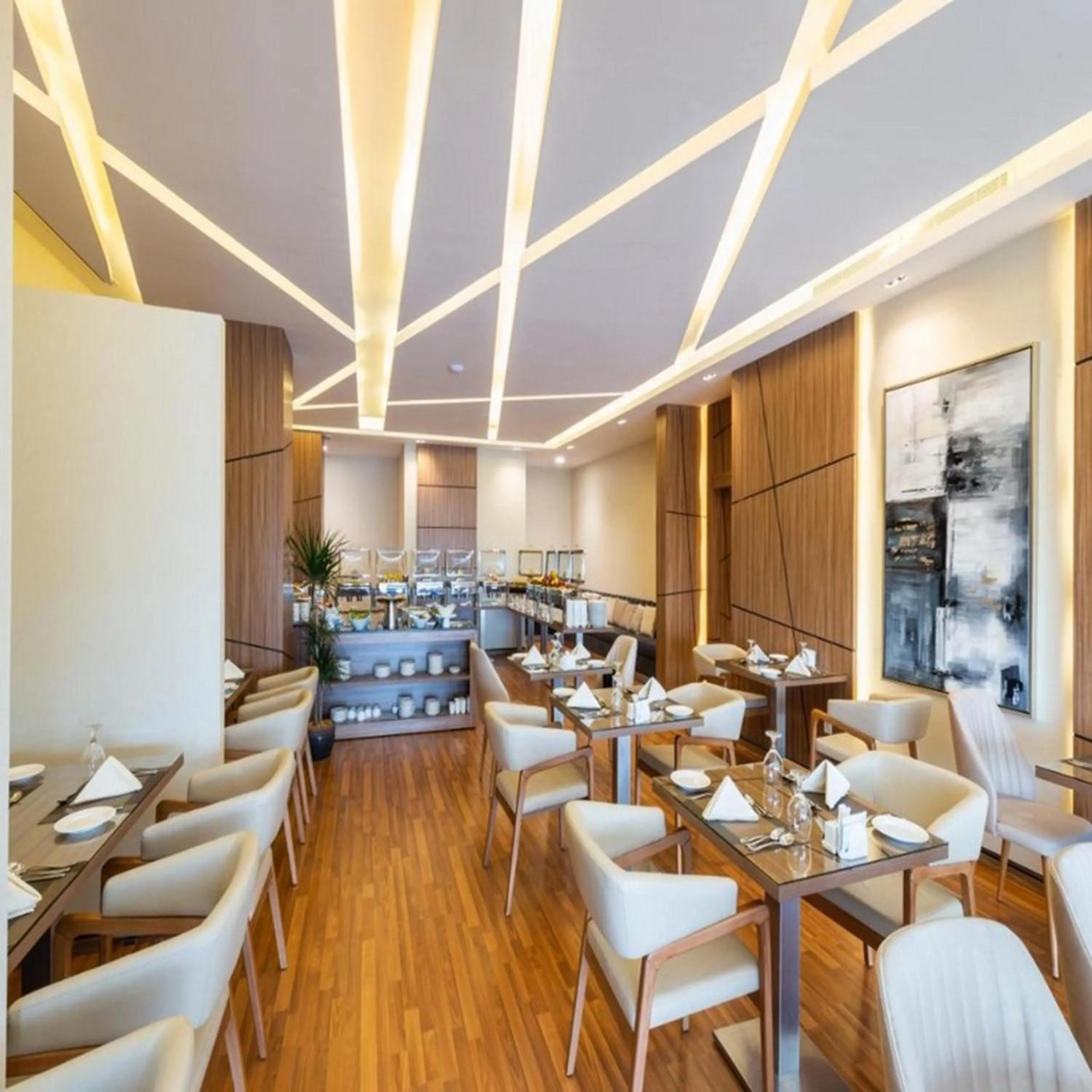 Restaurant/places to eat in Sunday Luxury Central formerly Anan hotel