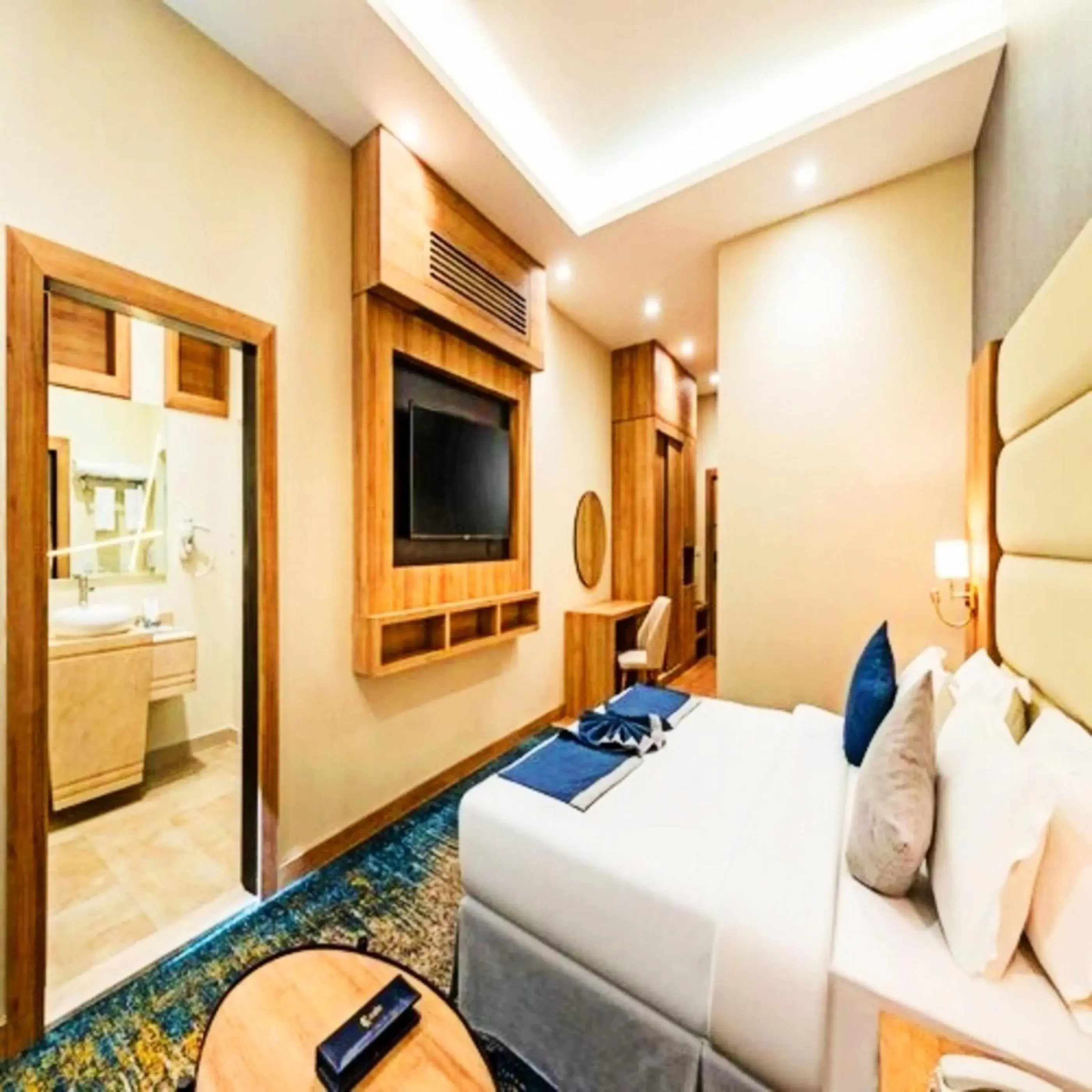 Photo of the whole room, Bed in Sunday Luxury Central formerly Anan hotel Photo of the whole room, Bed in Sunday Luxury Central formerly Anan hotel