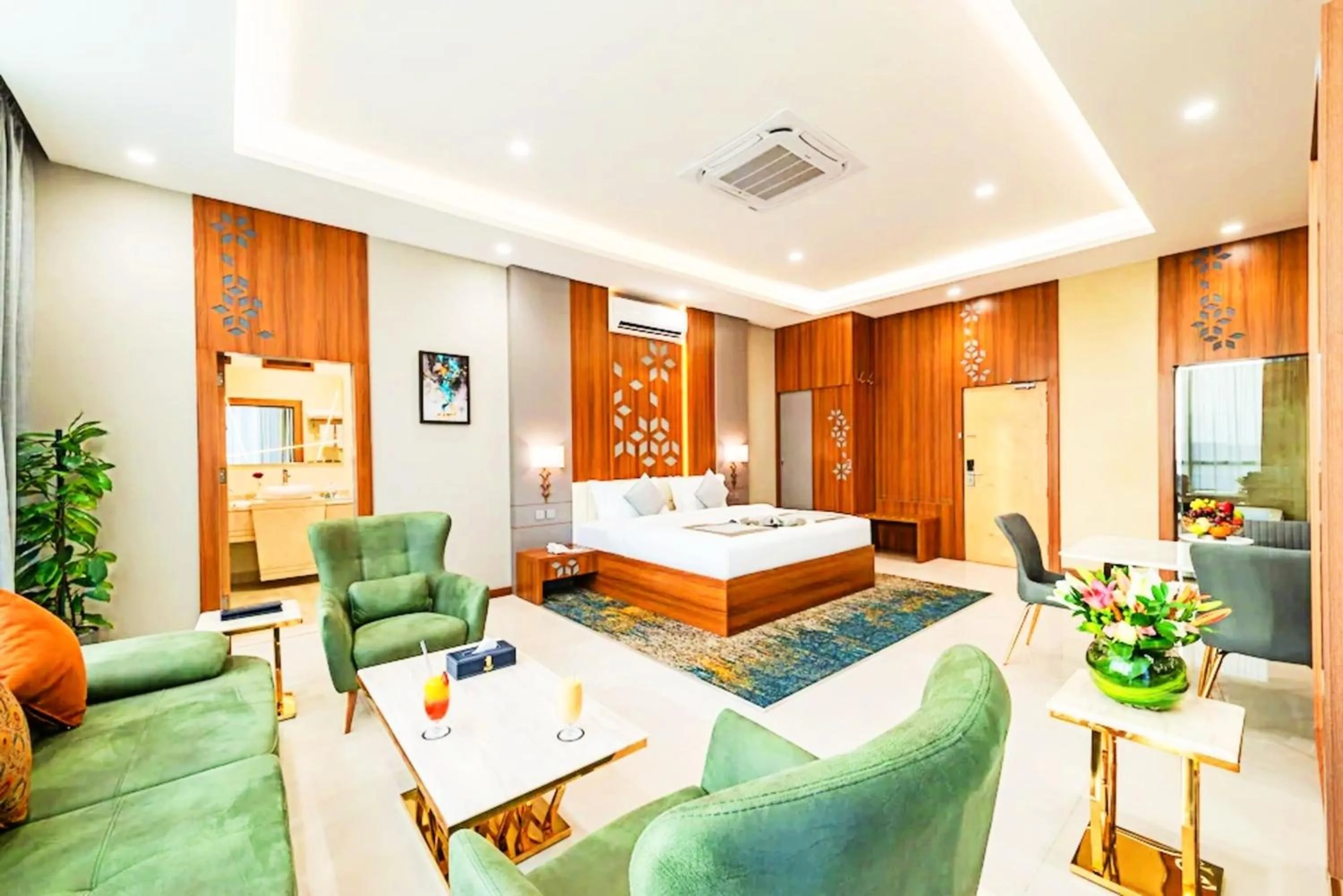 Photo of the whole room, Bed in Sunday Luxury Central formerly Anan hotel