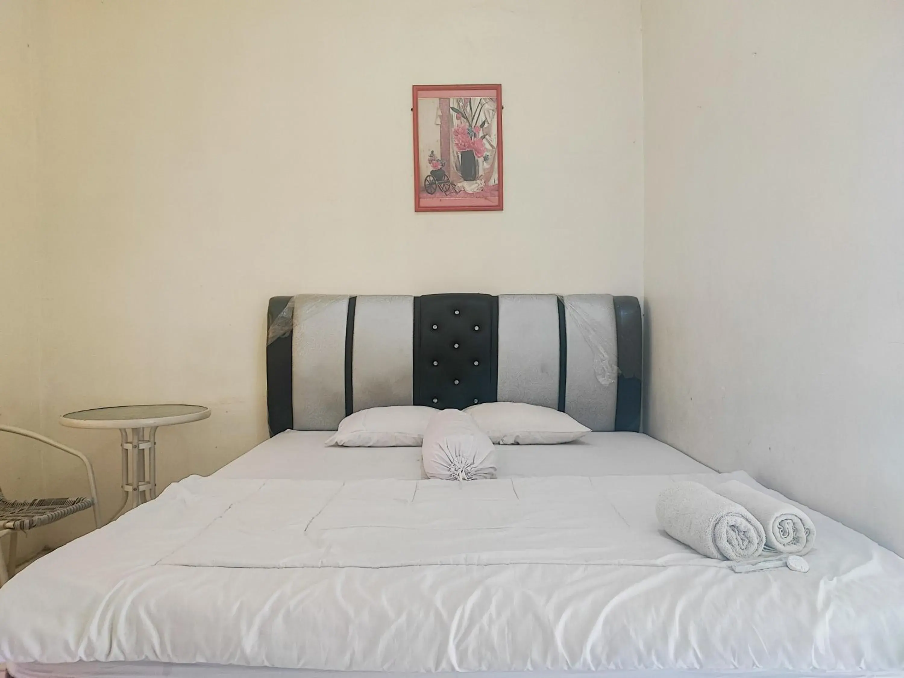 Suite in RedDoorz Syariah @ Jalan Jendral Sudirman Jambi Suite in RedDoorz Syariah @ Jalan Jendral Sudirman Jambi