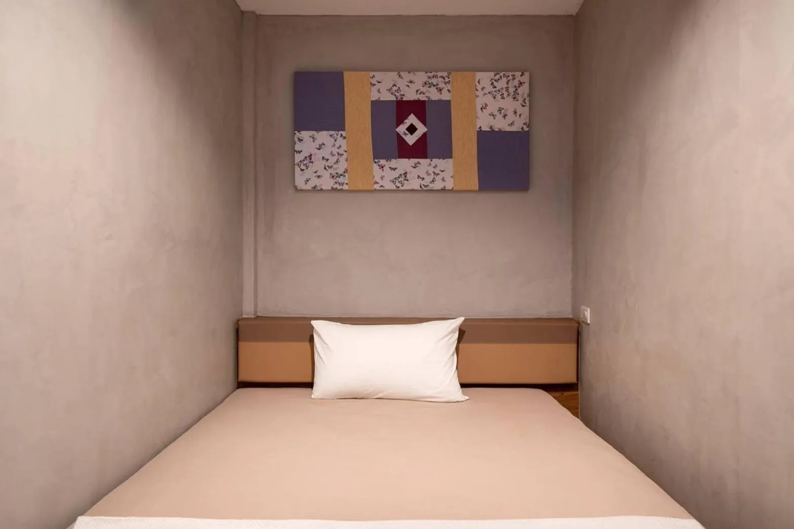 Bed in Buri Hostel Bangkok