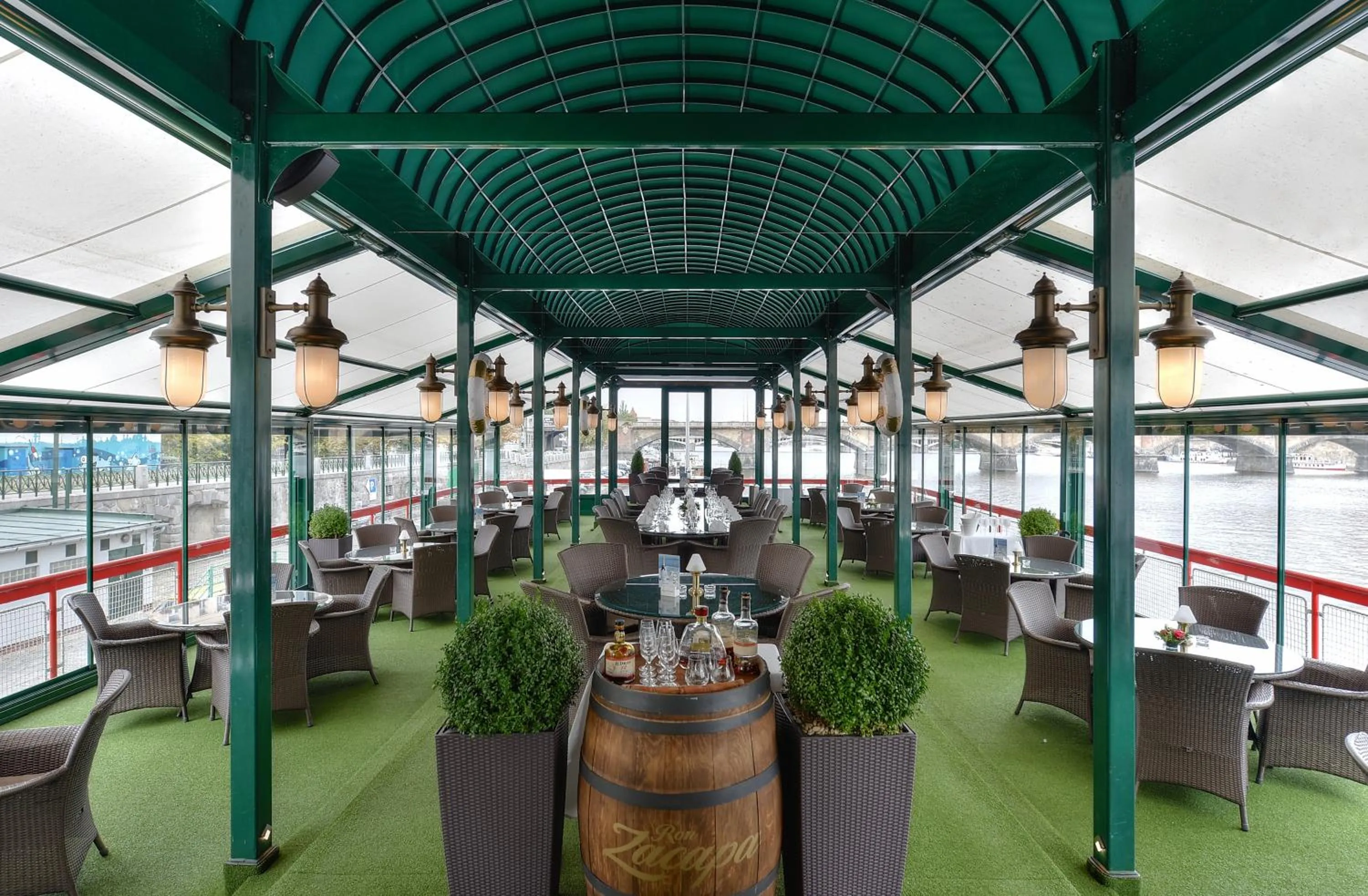 Restaurant/places to eat in Admiral Botel