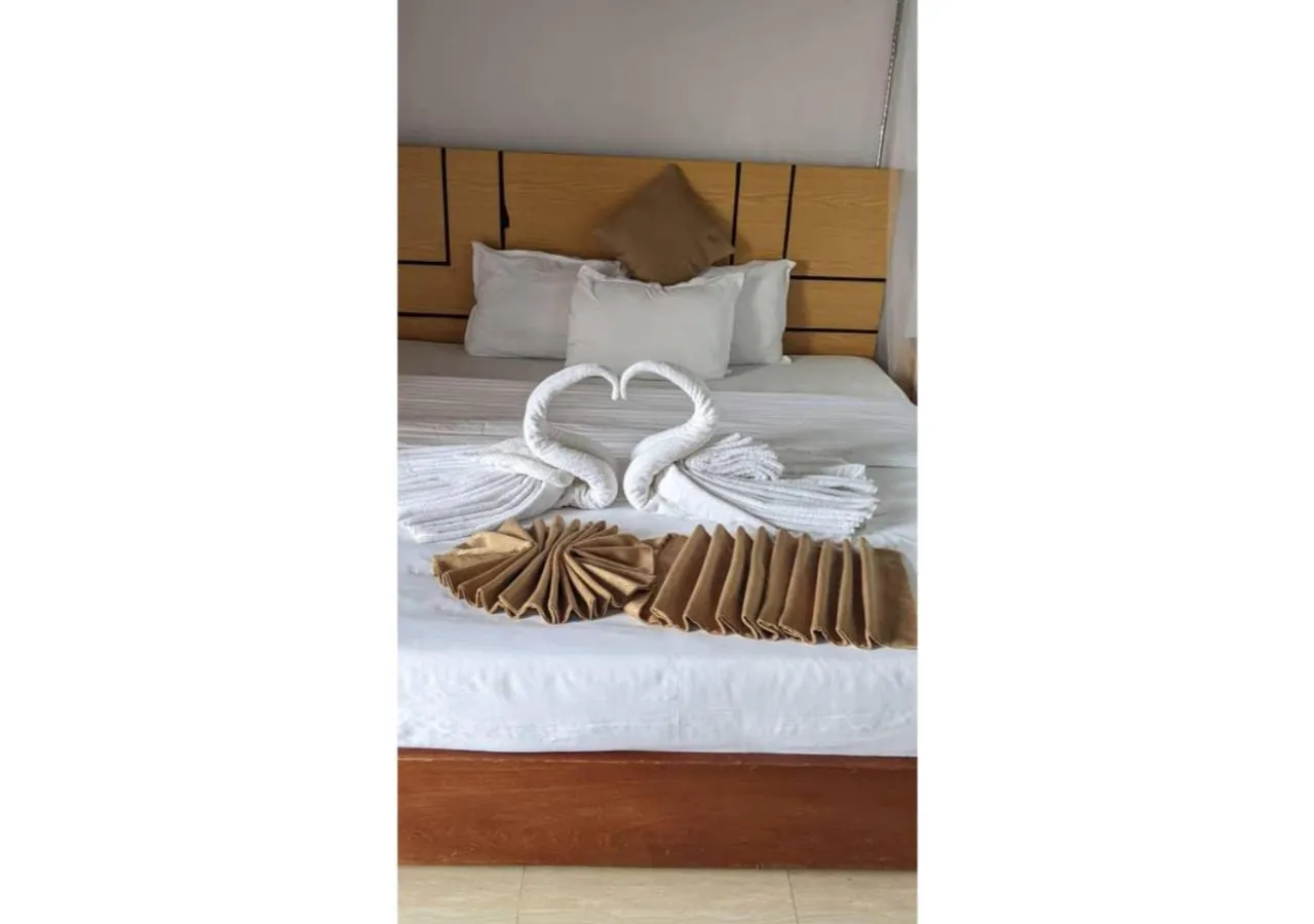 Bed in Chimpanzee Lodge