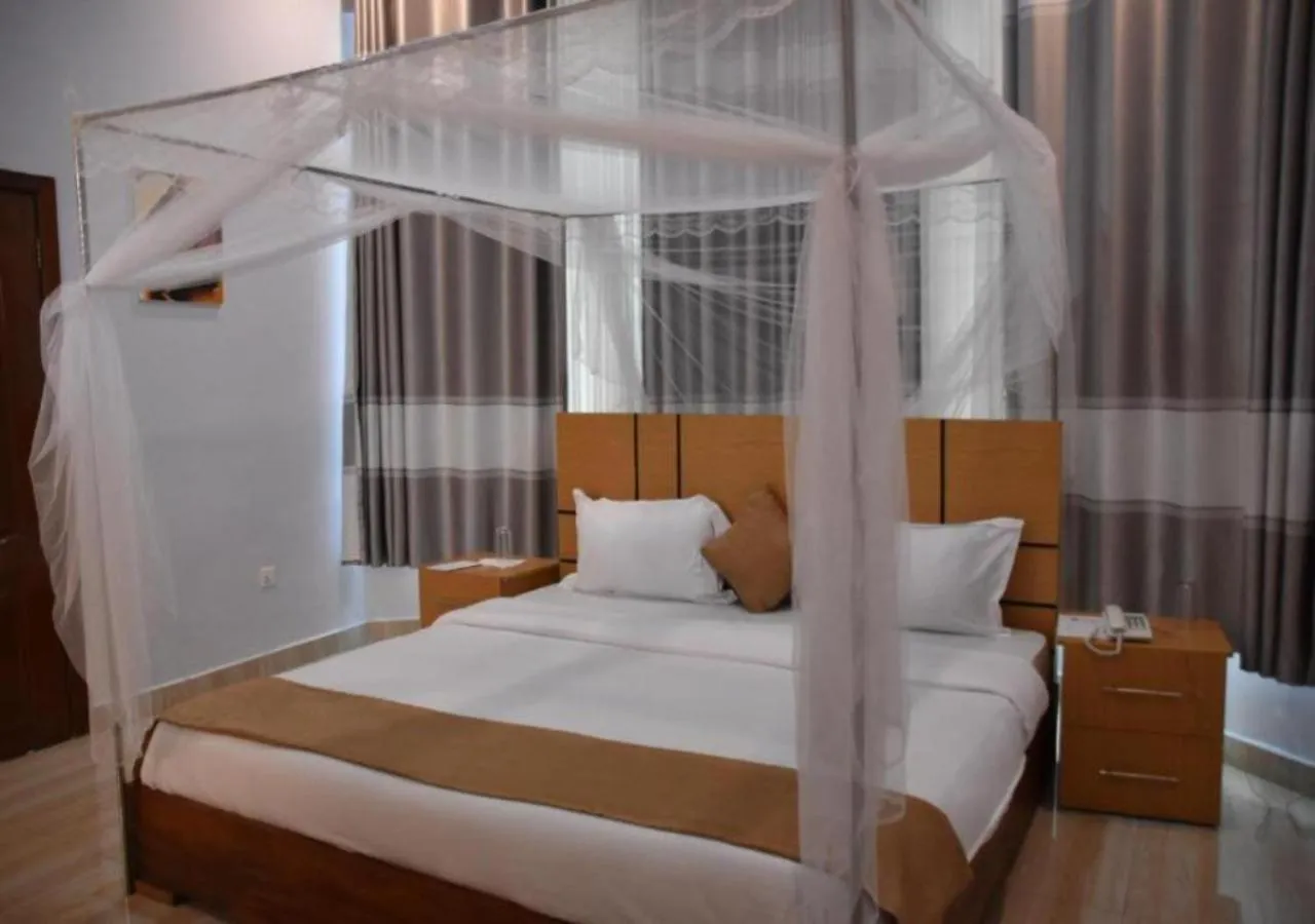 Bed in Chimpanzee Lodge