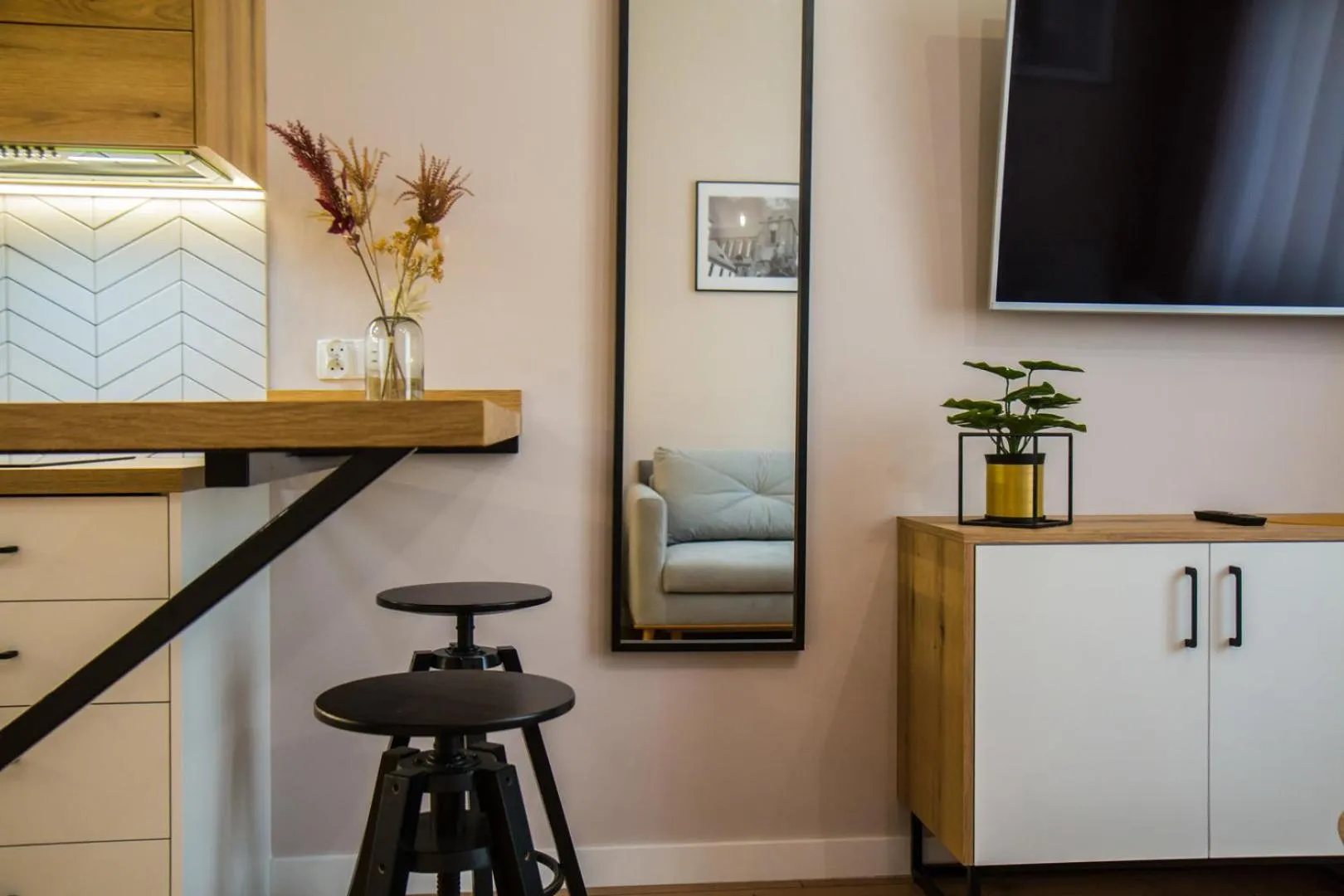 TV and multimedia in Piernikowe by Rentoom