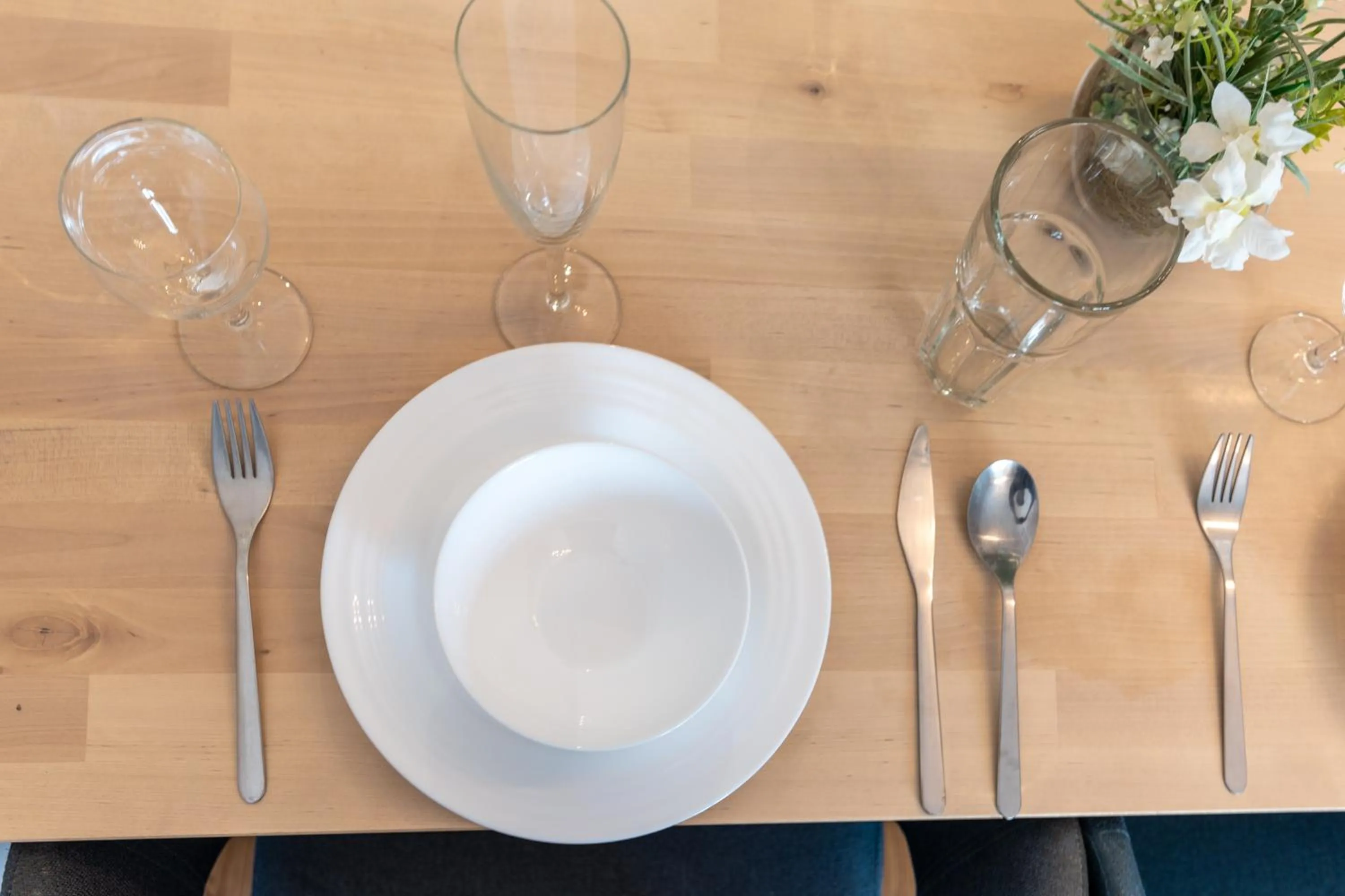 White Sage - Fountain View Stylish Apt With Spacious Terrace