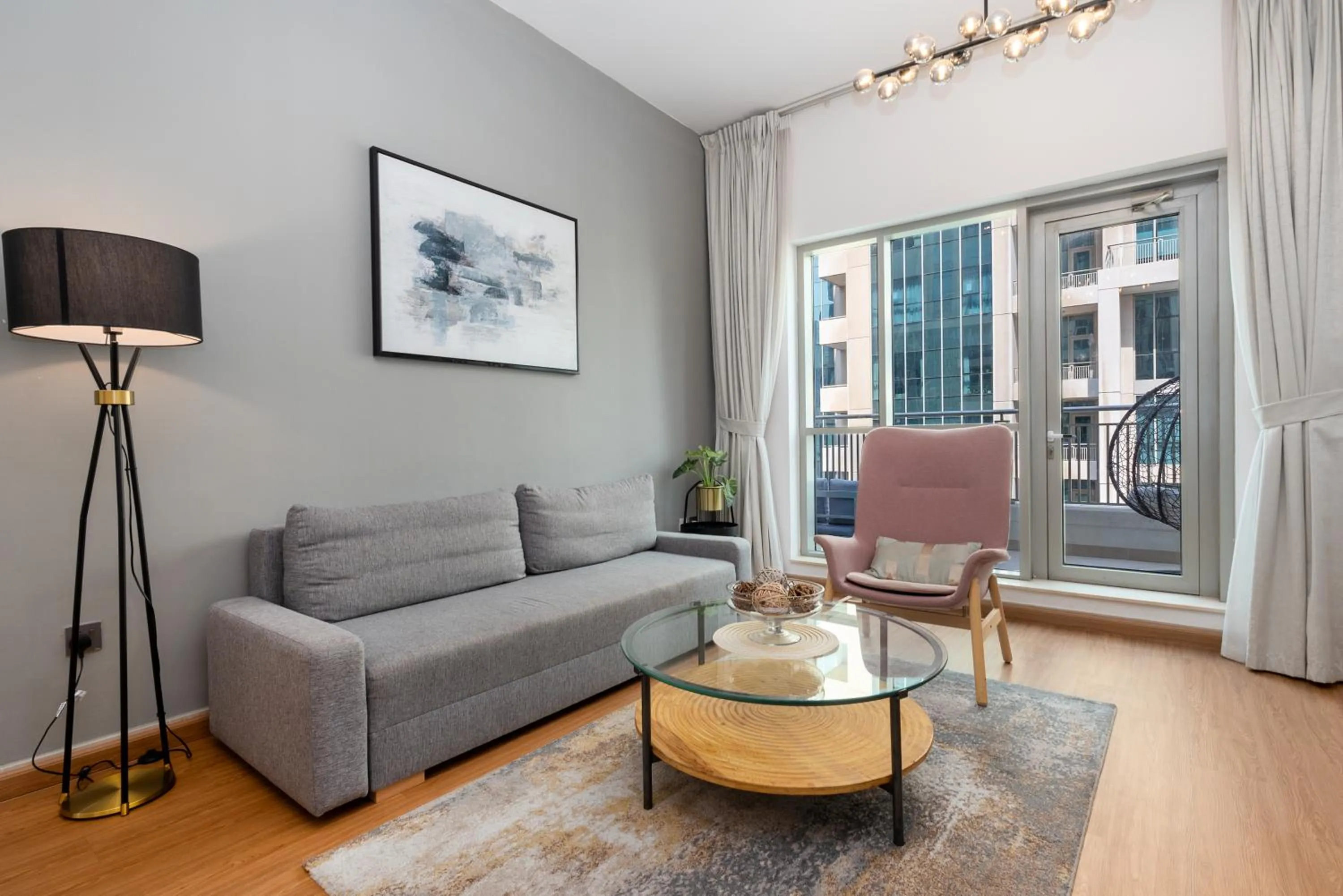 White Sage - Fountain View Stylish Apt With Spacious Terrace